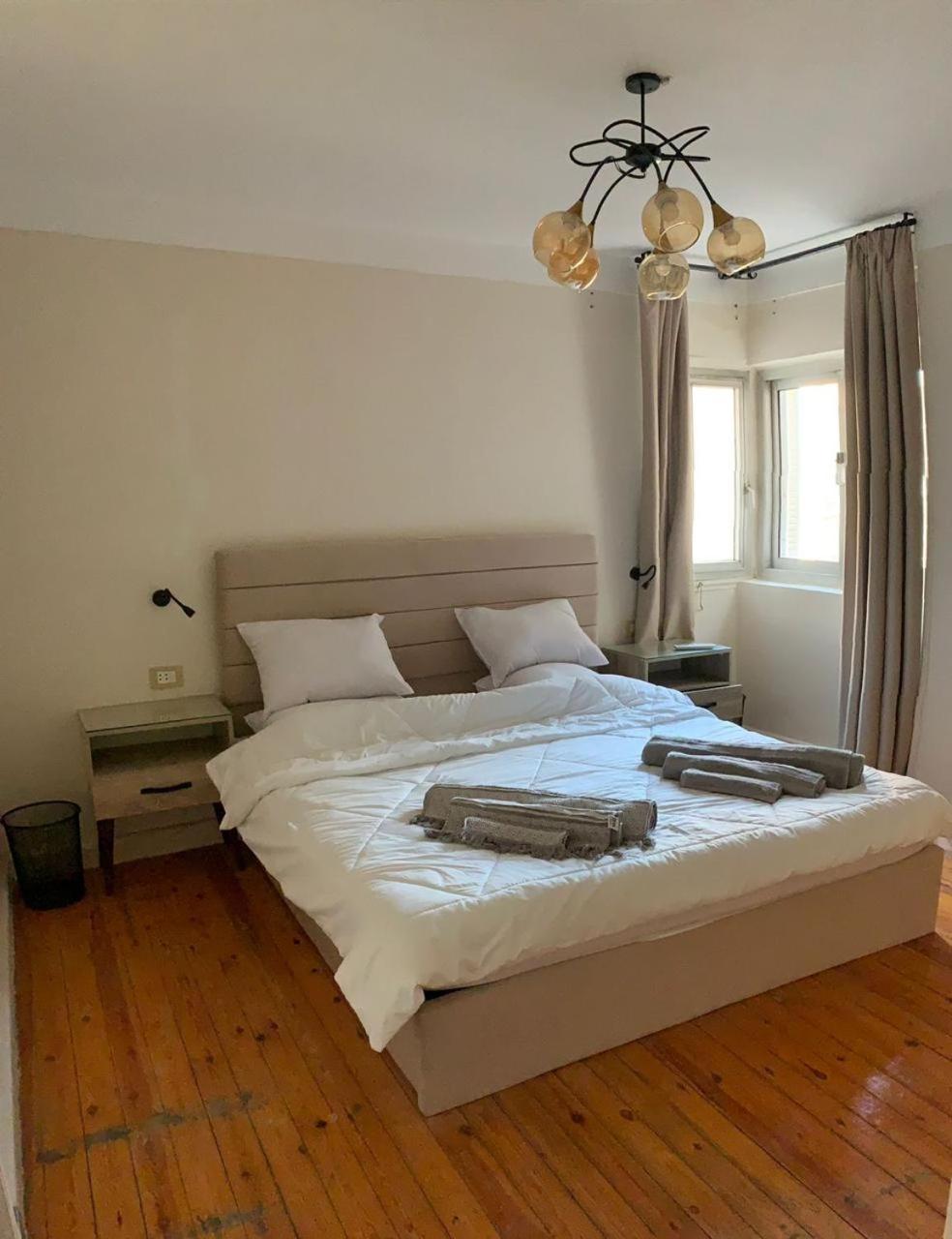 10 Min to Cairo Airport - Modern 2 BD Apartment - 3 Beds