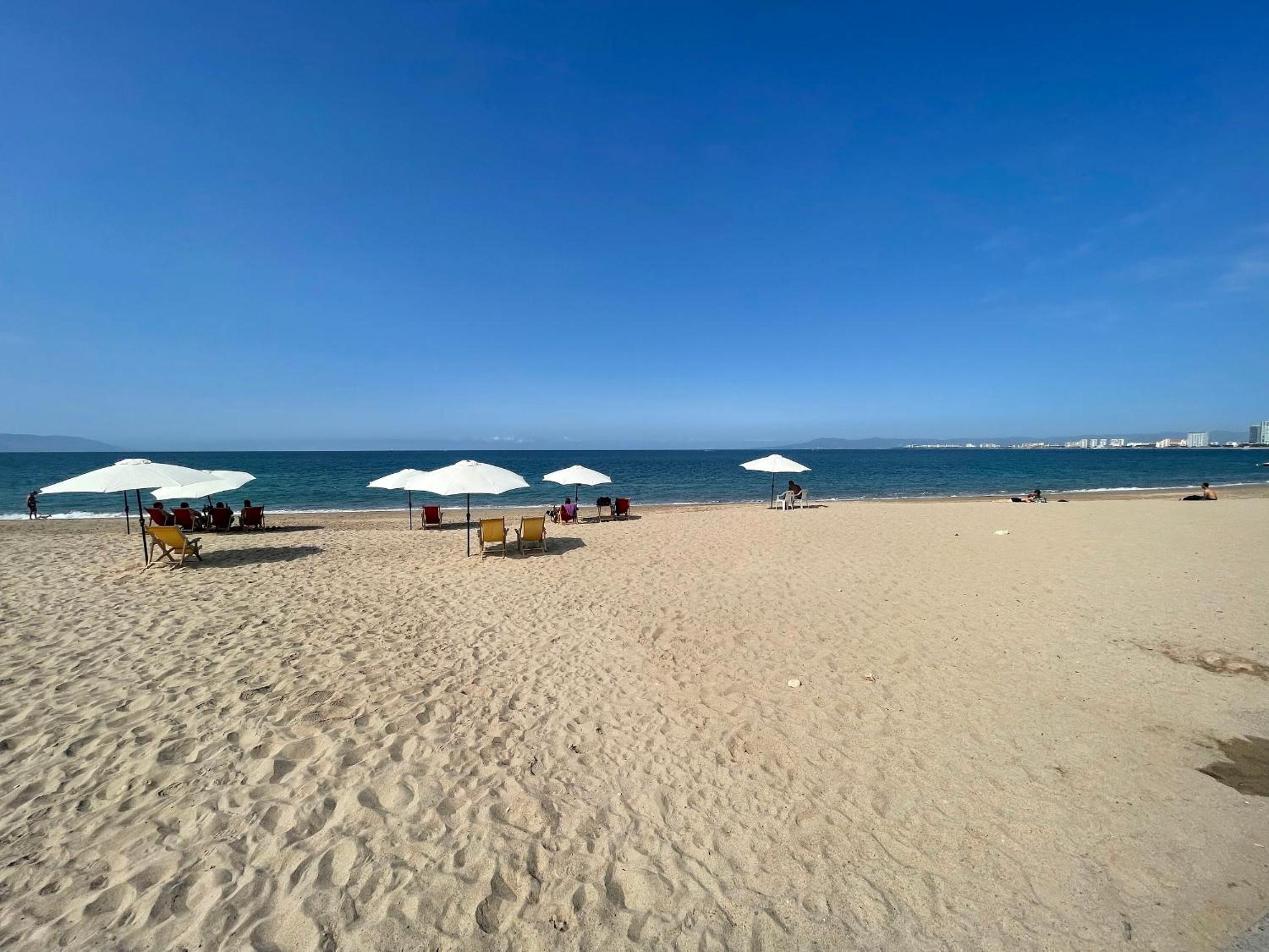 Le Petit Bonheur - Peaceful Rooftop - 3 min Beach view 5