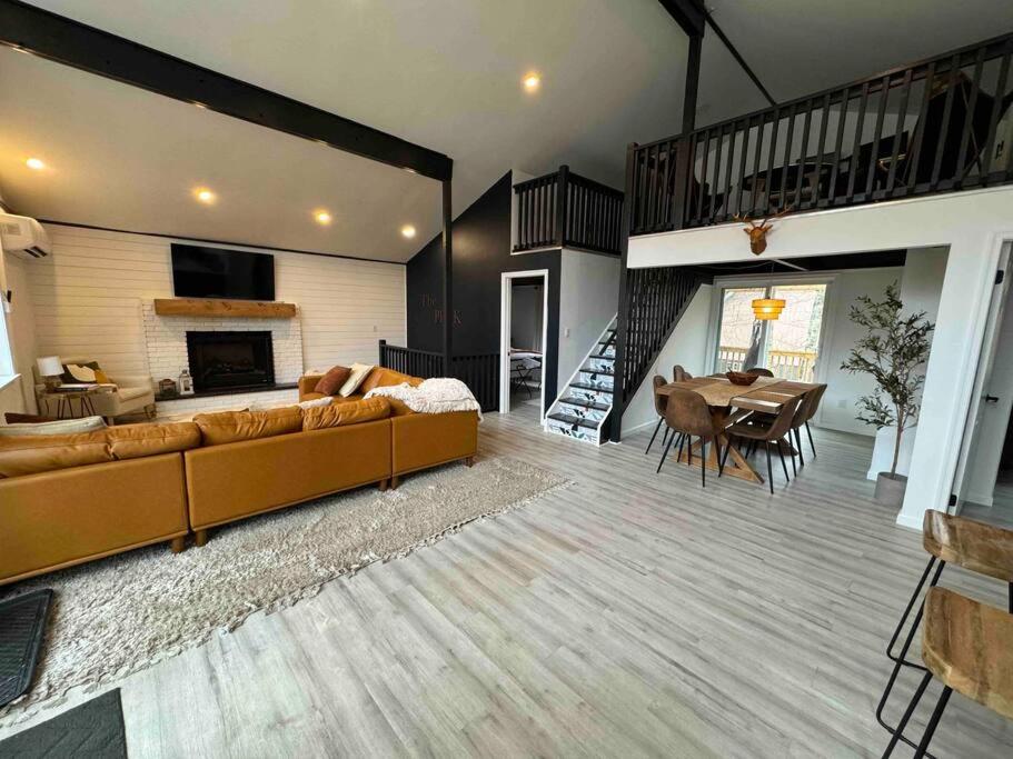The PEAK One at The Pocono Mountains! Hot tub, firepit & Game room view 3