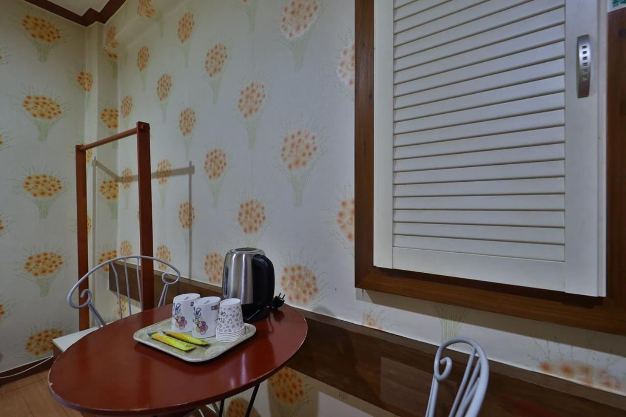 Theme Motel view 5