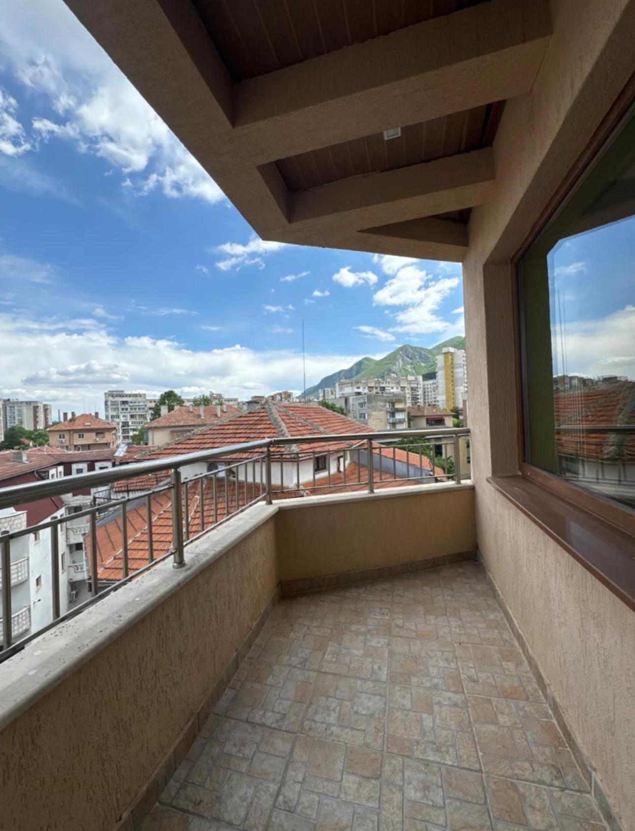 Sunny & Stylish Apartment