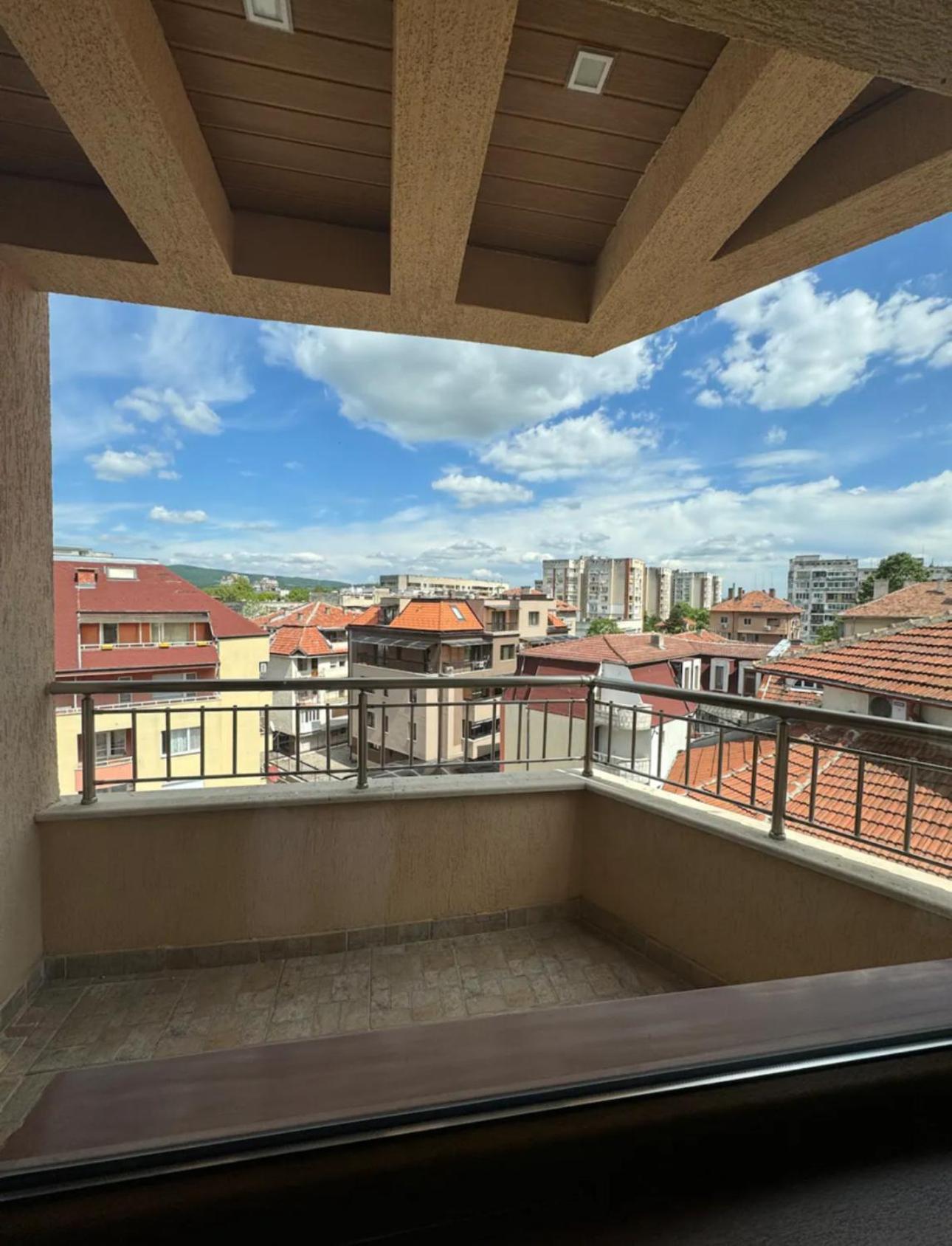 Sunny & Stylish Apartment