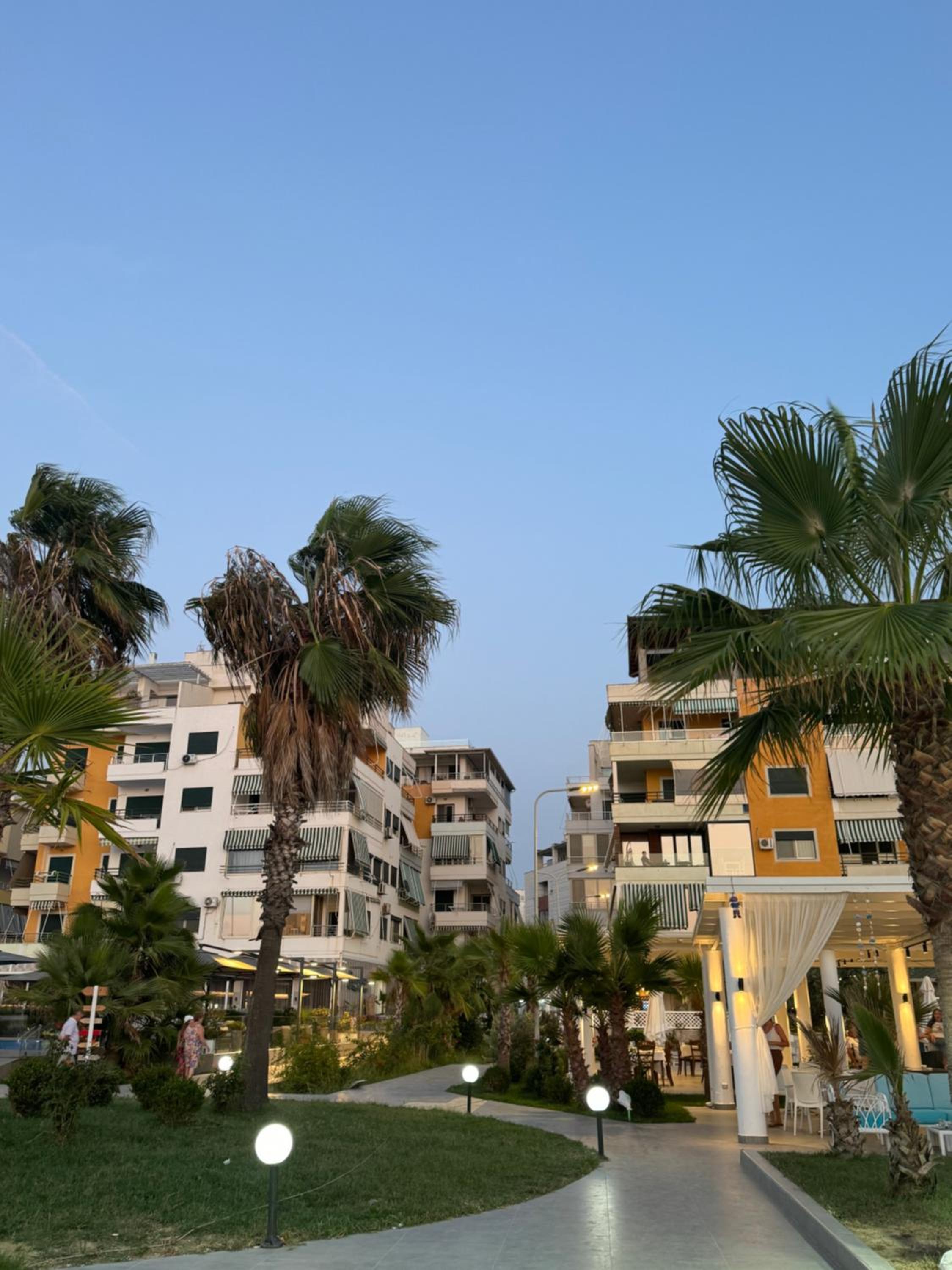 Sea View Deluxe Apartments Qerret Golem