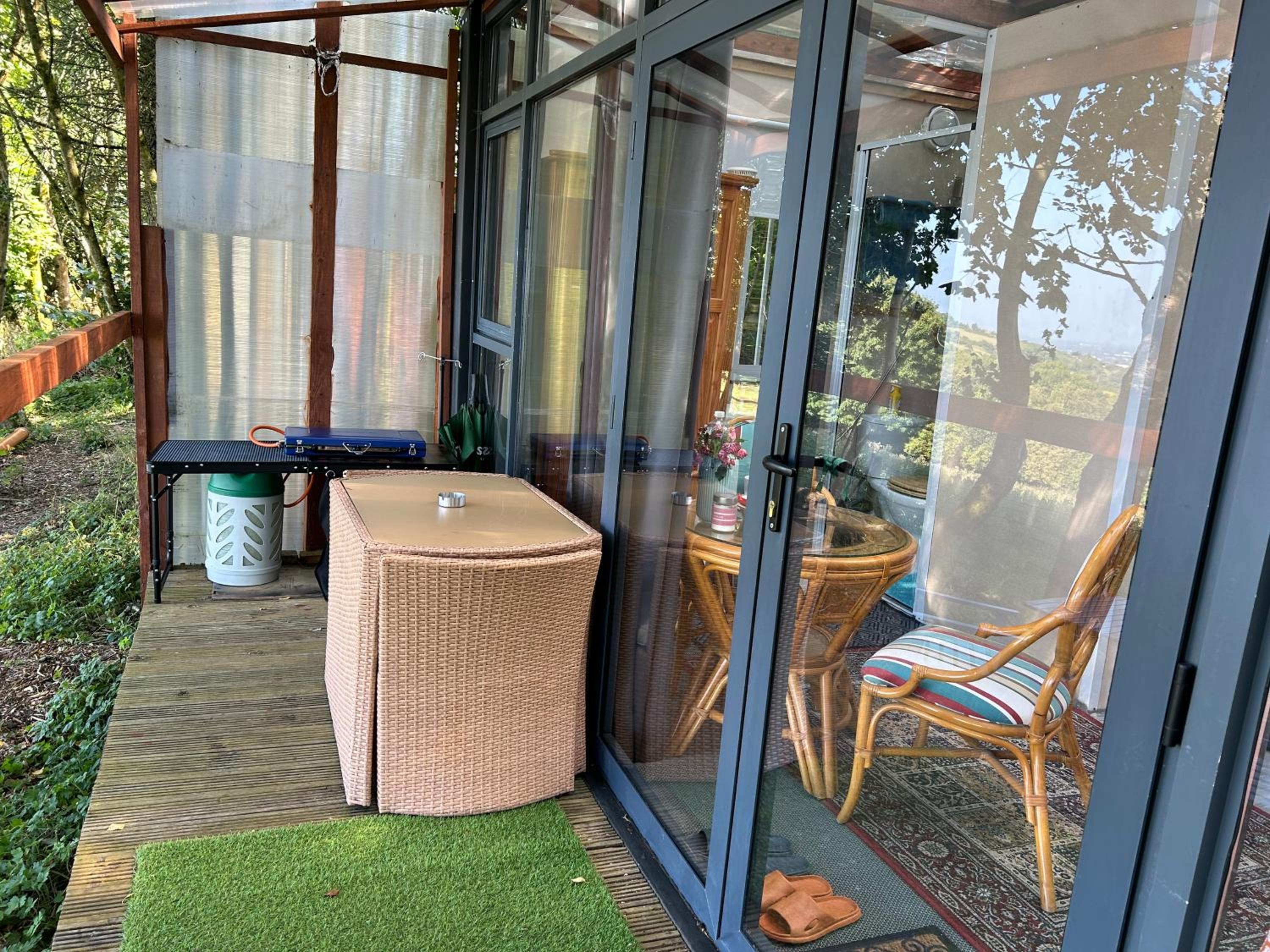 Sky gazer cabin in the woods