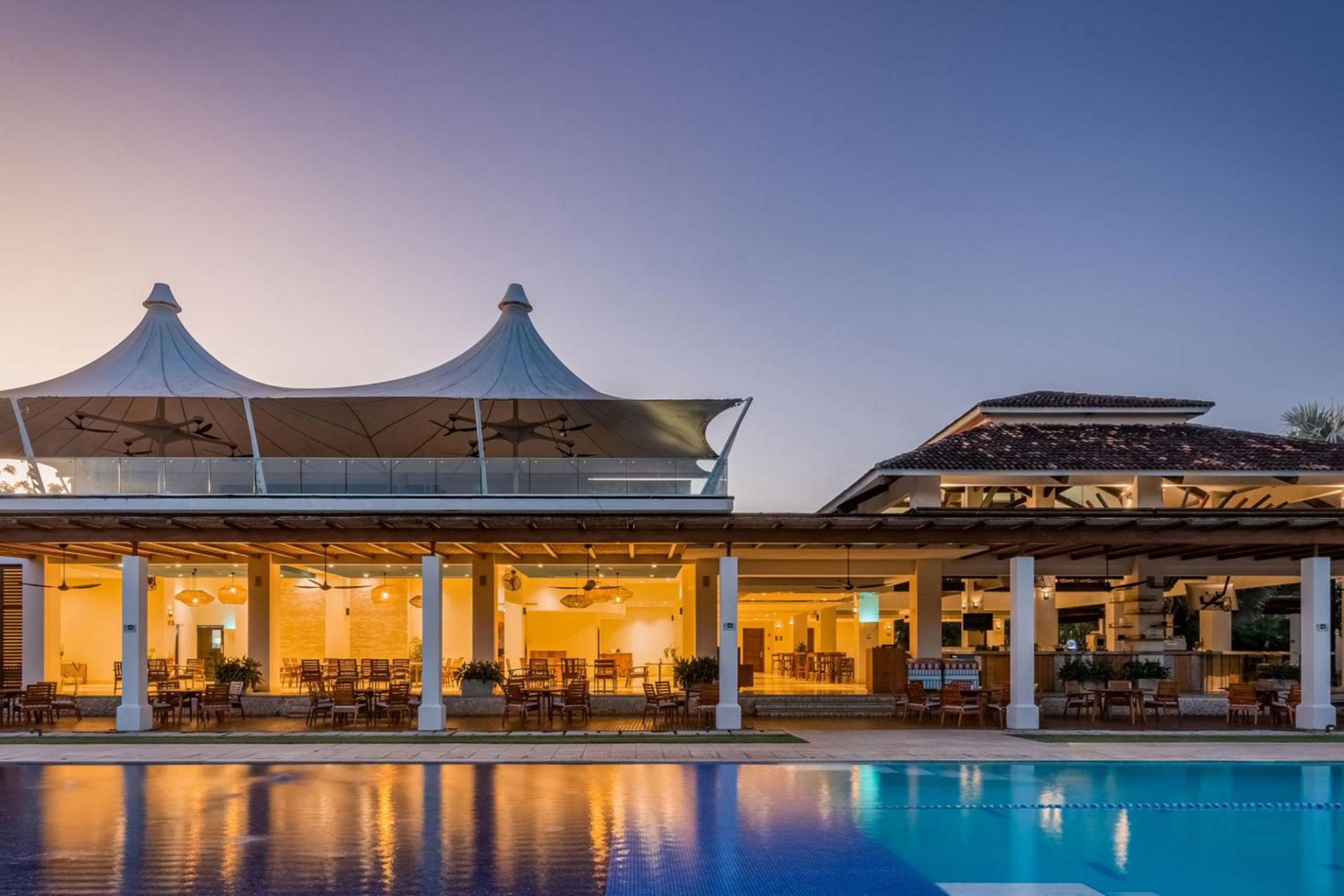 Adults Only 4BR Penthouse w Partial Ocean View, Carao Reserva Conchal