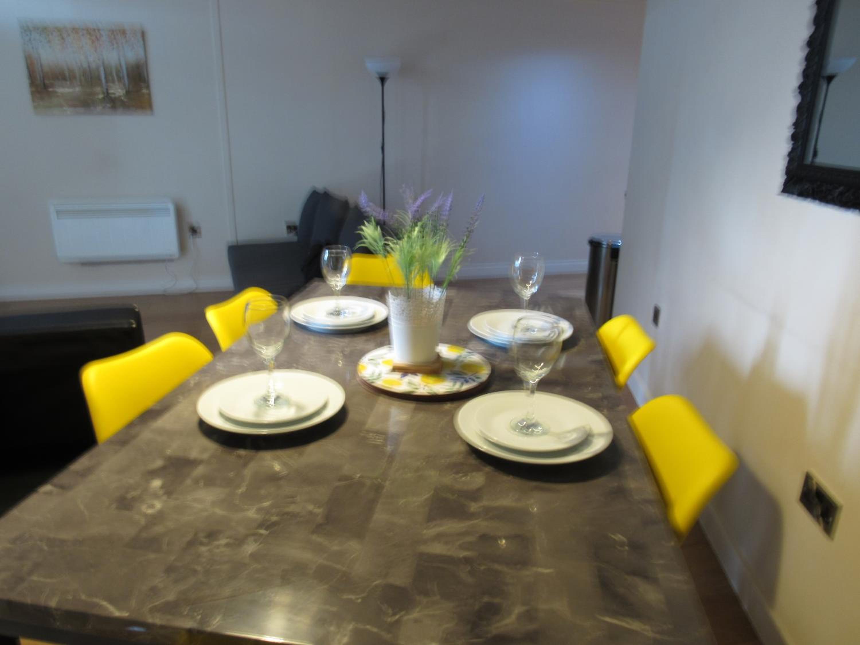Waterview 2-bedroom Apartment in Sheffield, fully furnished with FREE wifi internet
