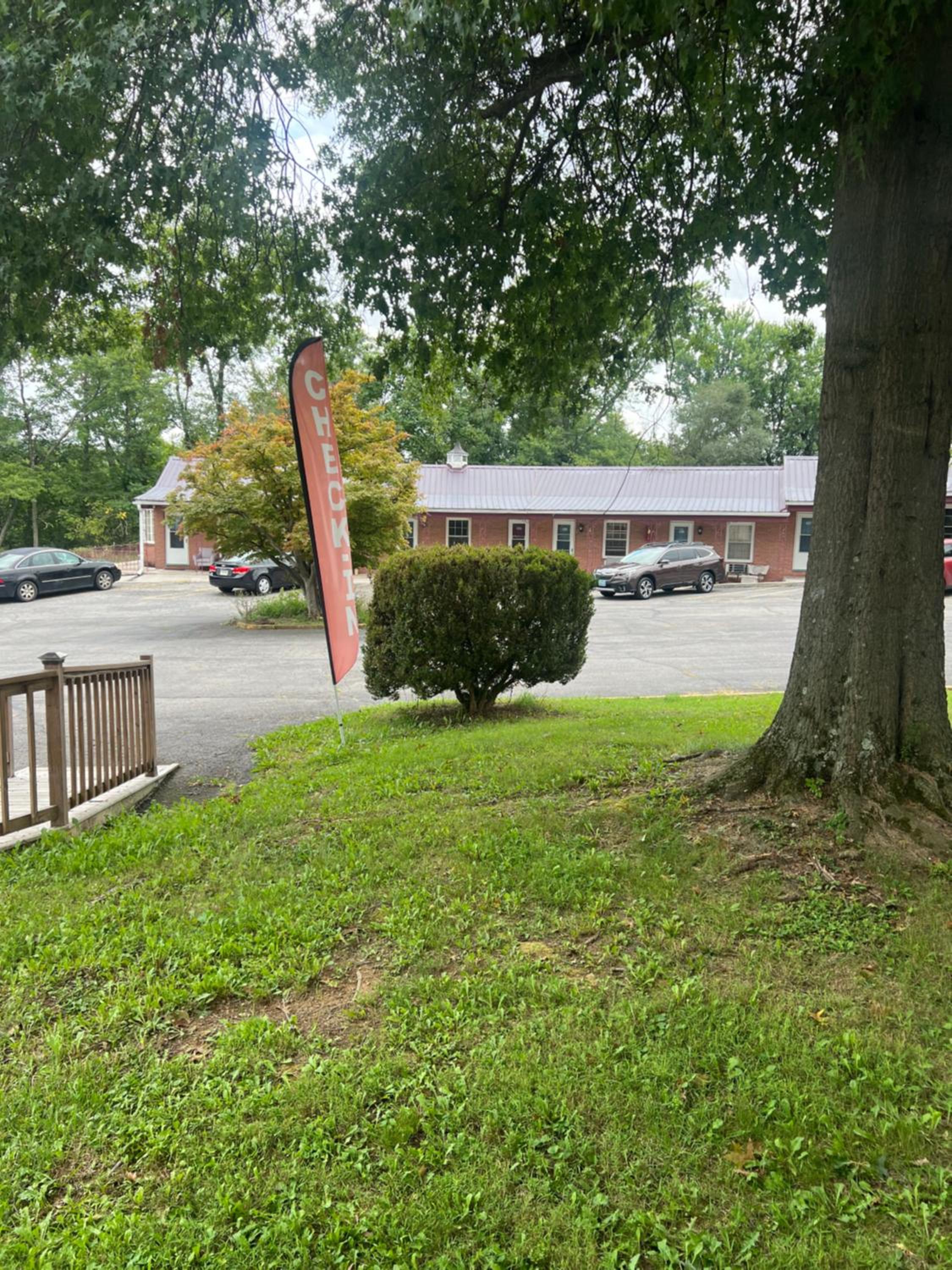 Potomac River Motel view 3