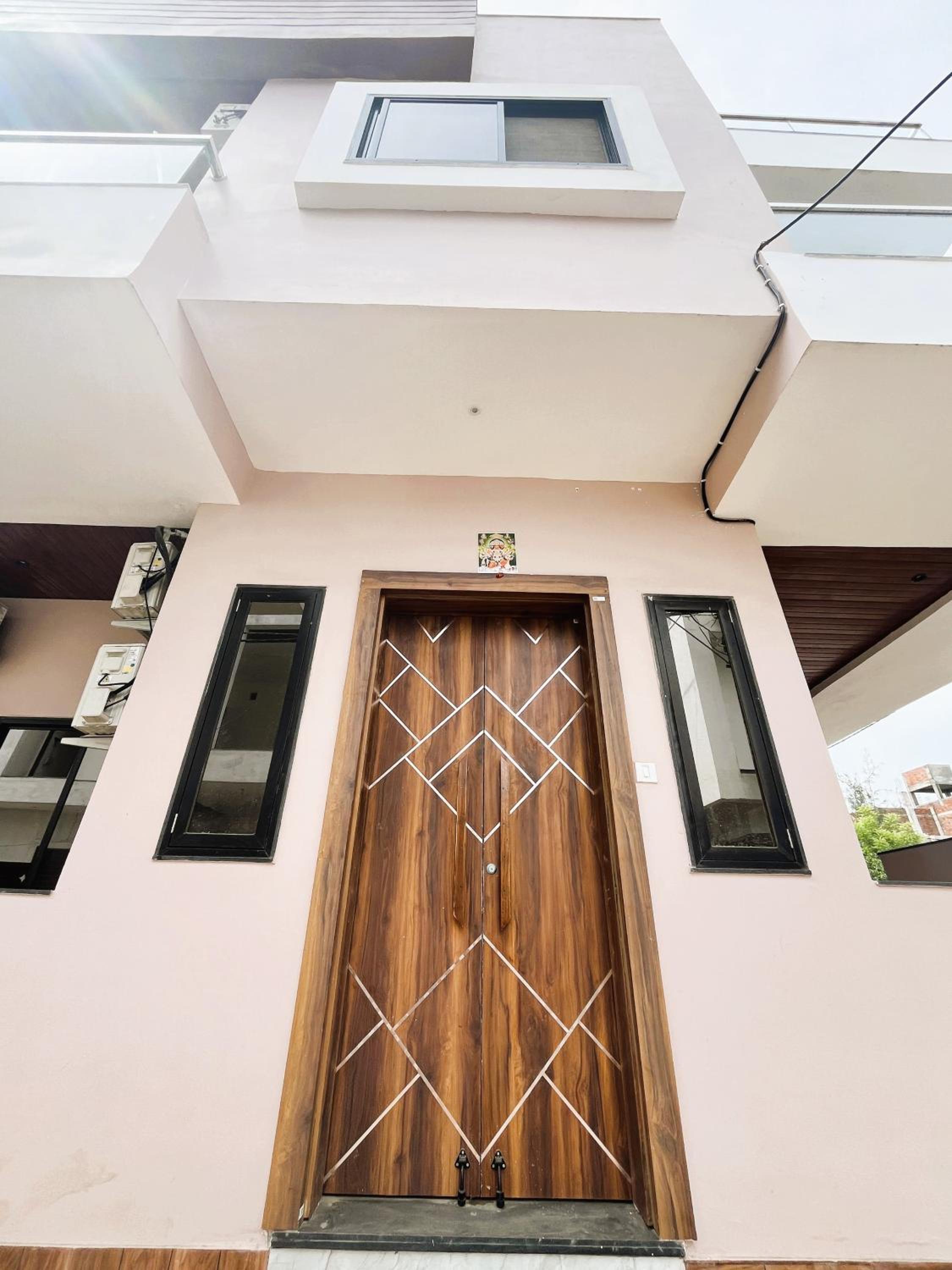 Shree Stay INN Luxe` Holiday Home view 5