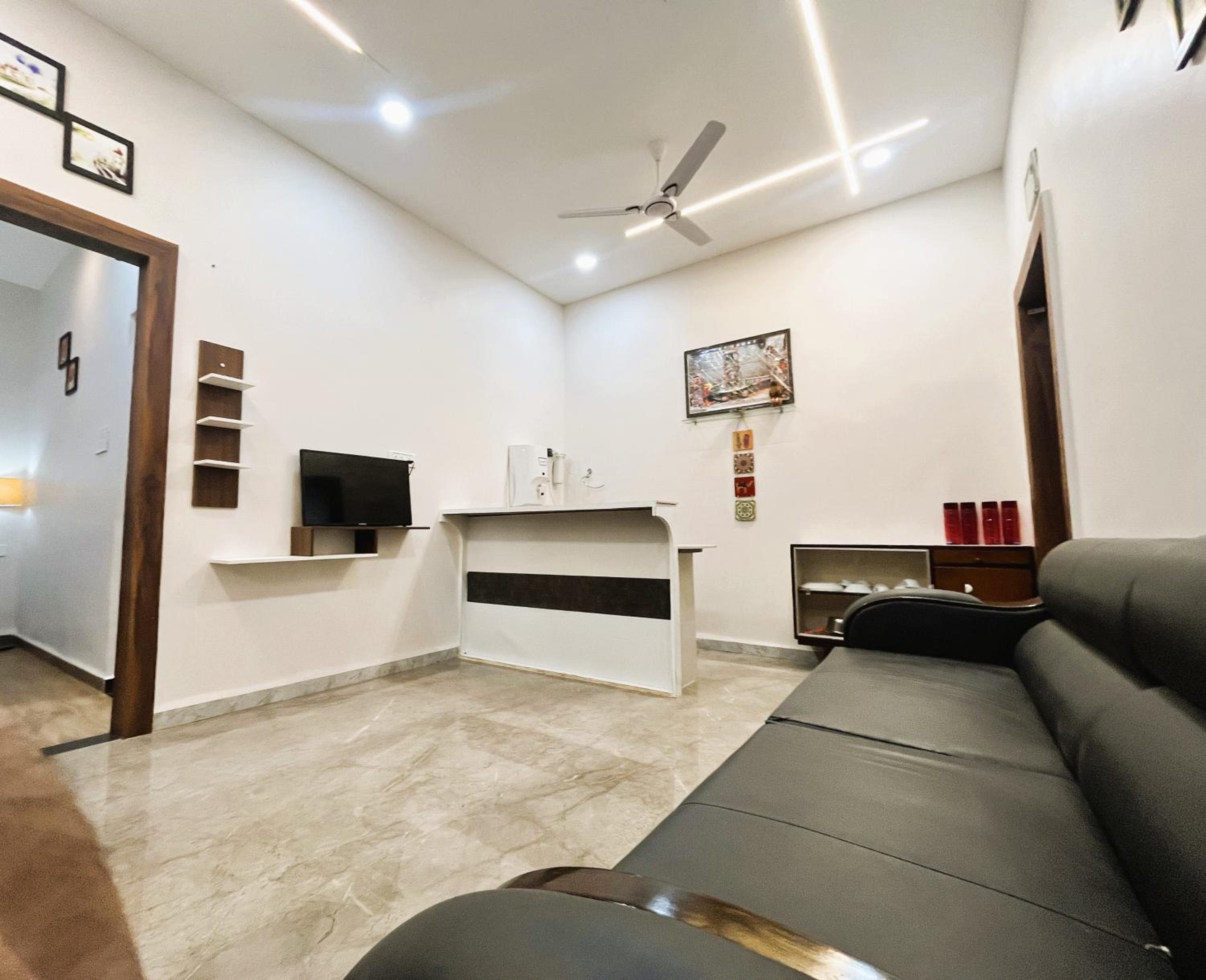 Shree Stay INN Luxe` Holiday Home view 4