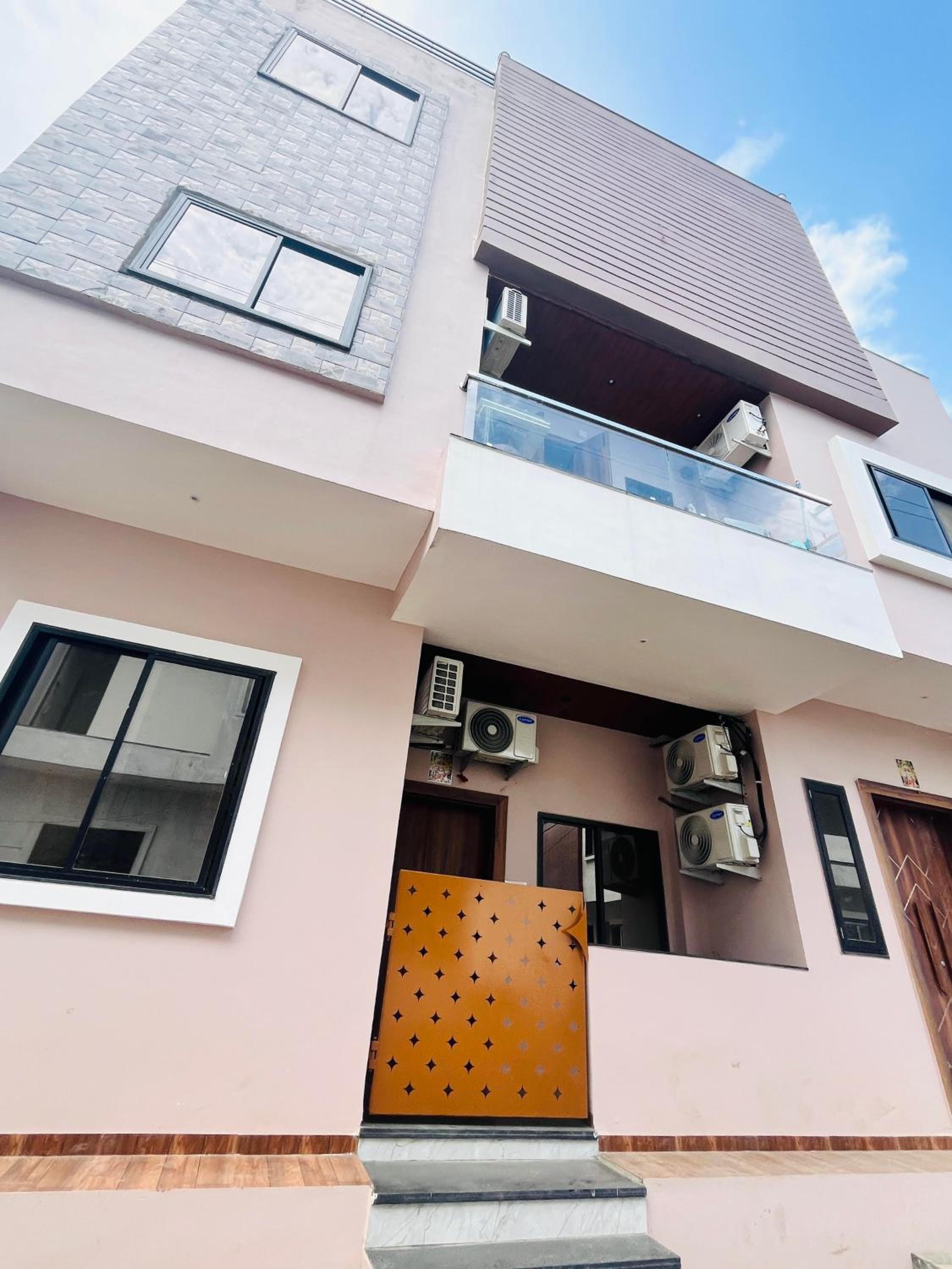 Shree Stay INN Luxe` Holiday Home view 3