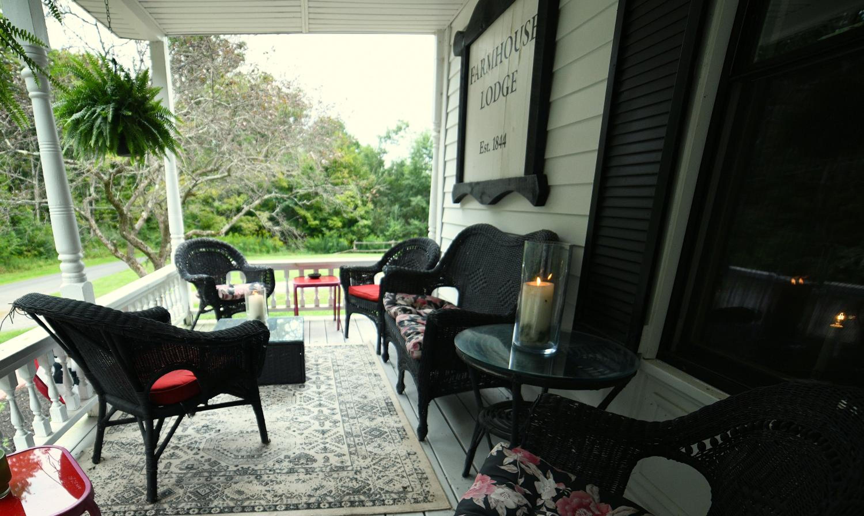 Farmhouse Lodge