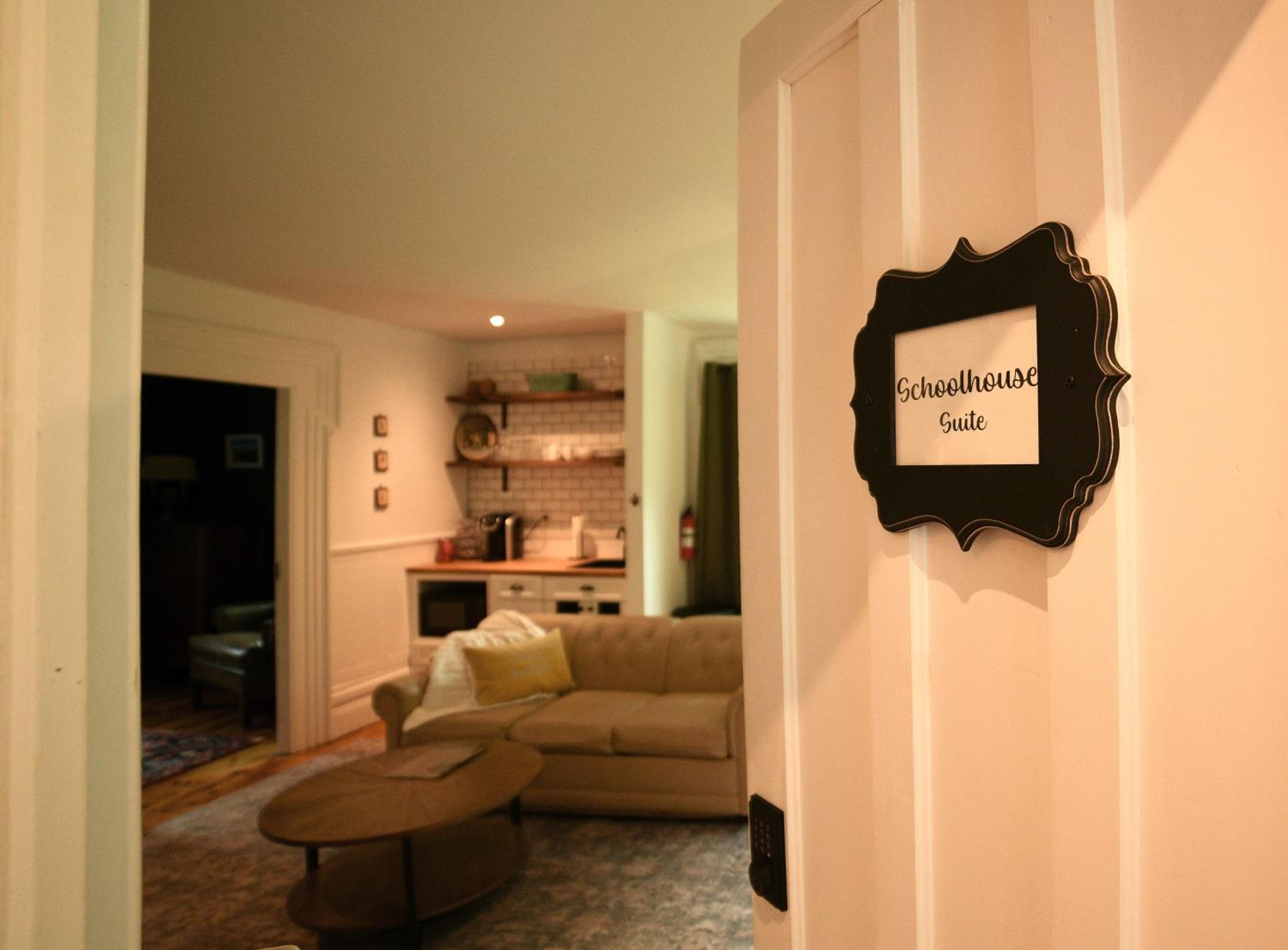 Farmhouse Lodge