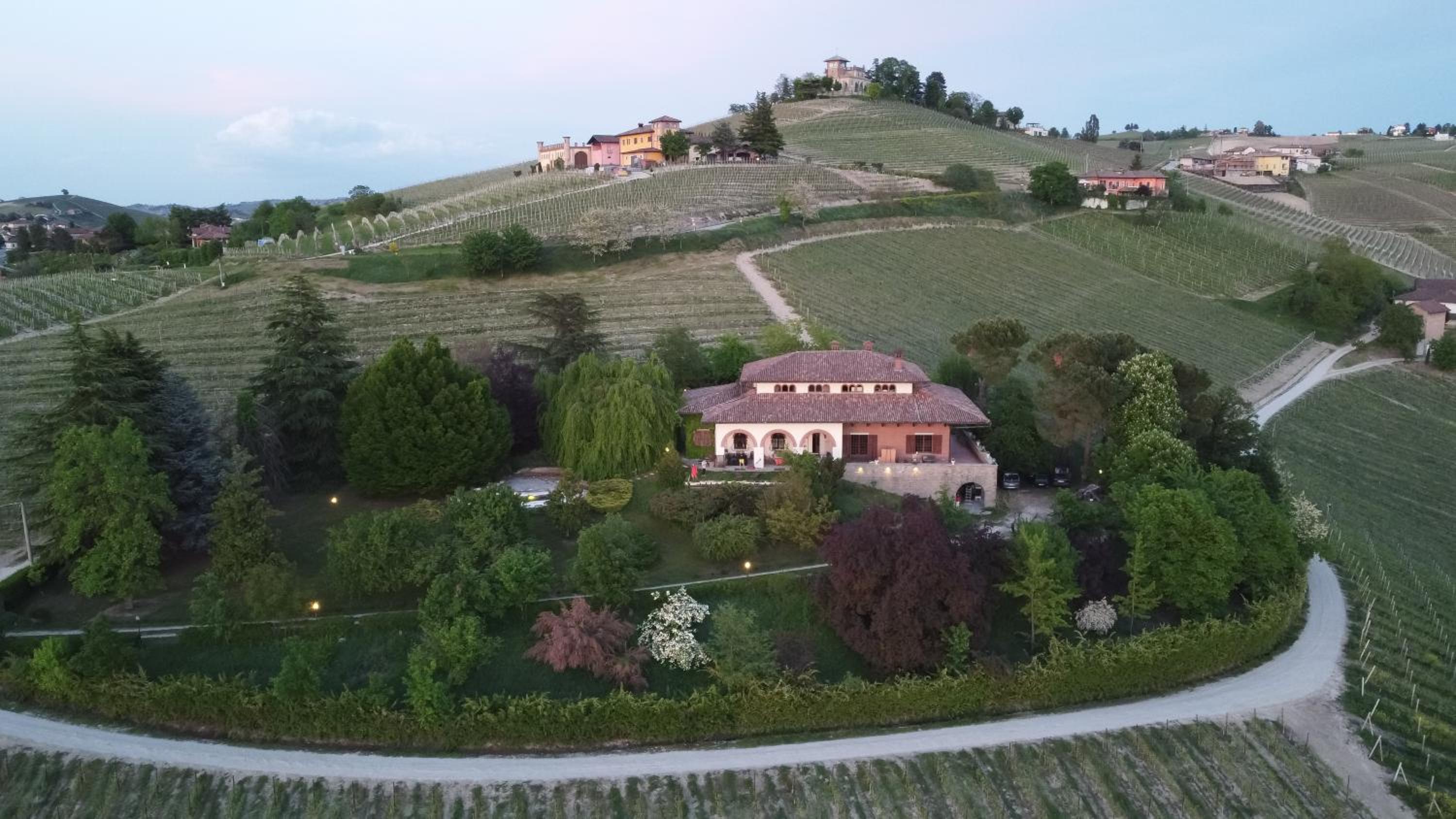 Villa San Domenico a Barbaresco view 2