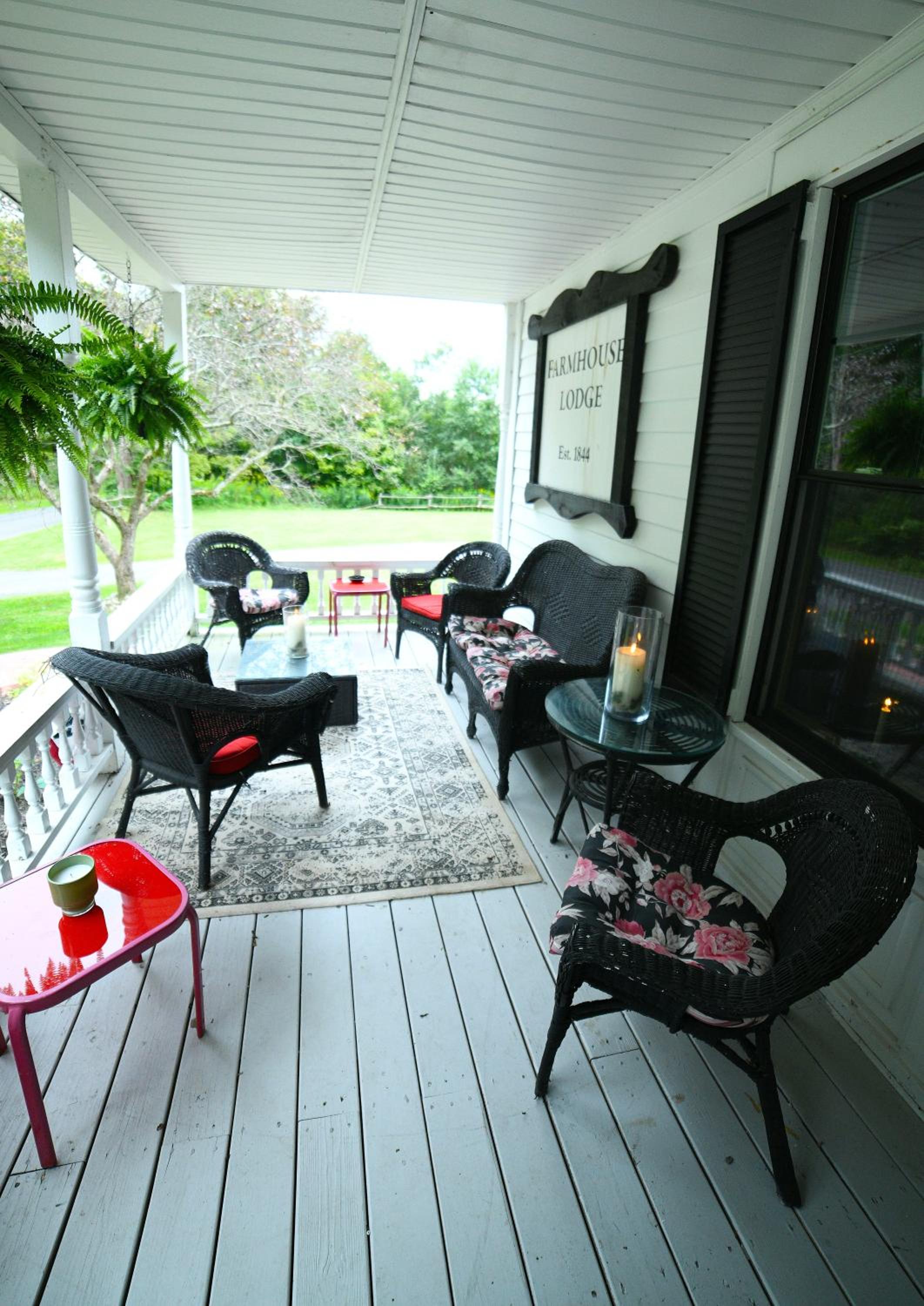 Farmhouse Lodge