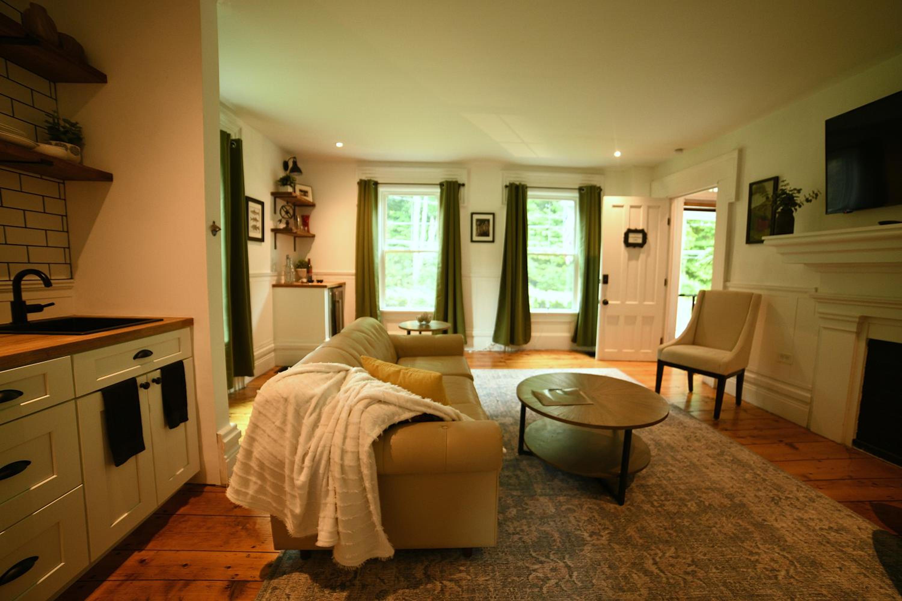Farmhouse Lodge