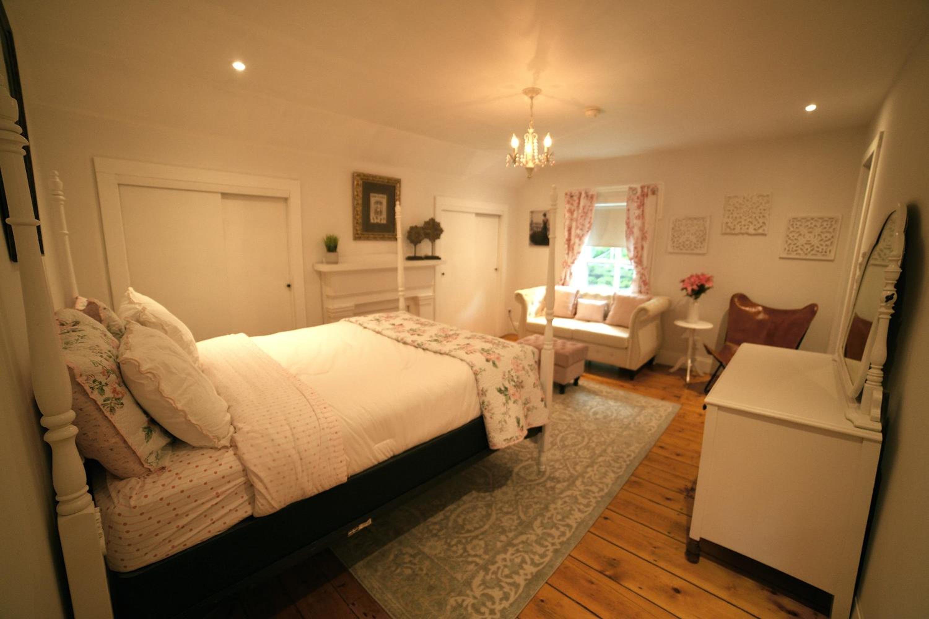 Farmhouse Lodge