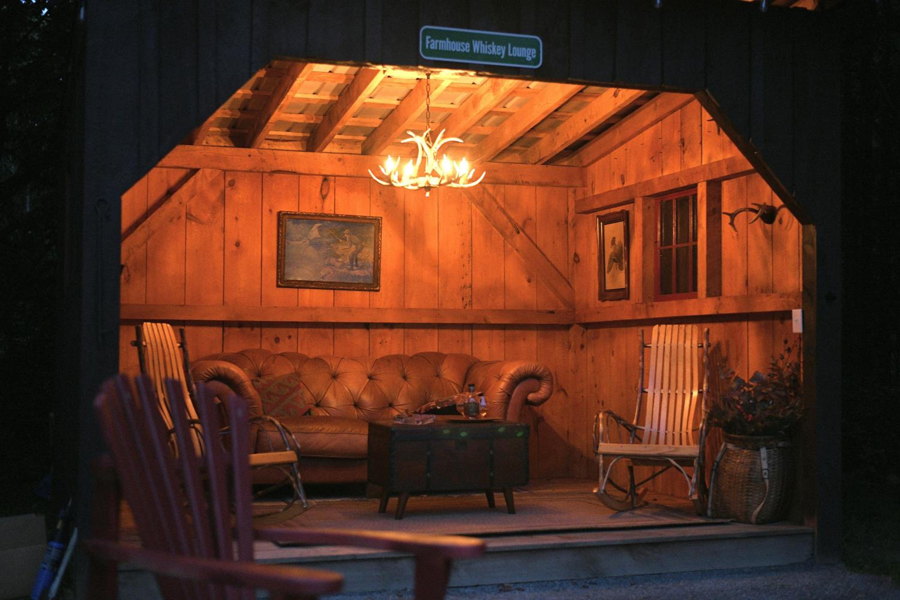 Farmhouse Lodge