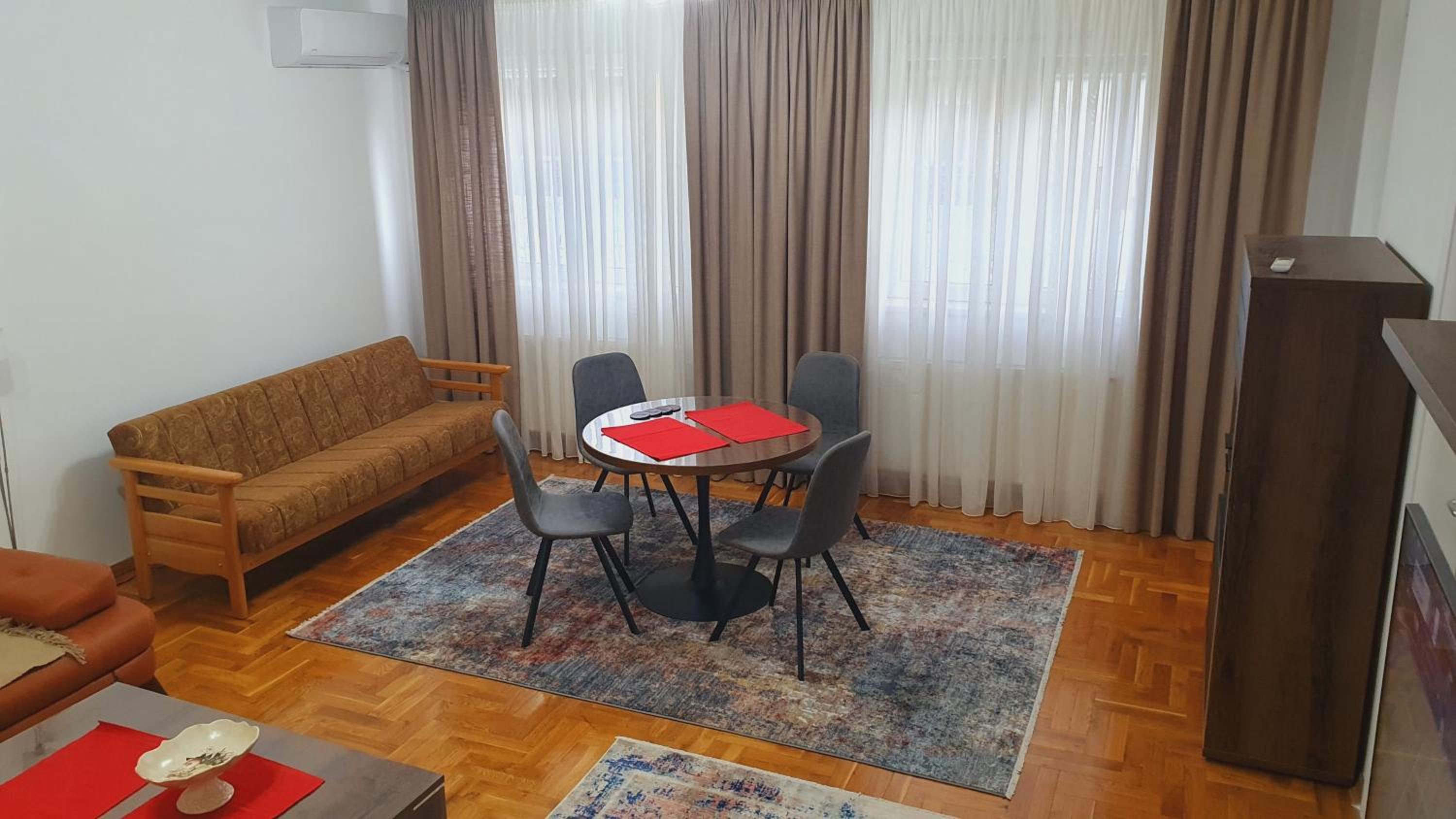 Apartment Biser