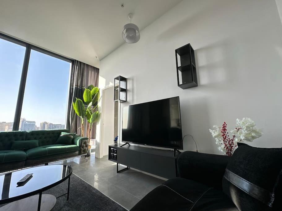 Elegant 2 bedroom apt Sinpas queen gym pools