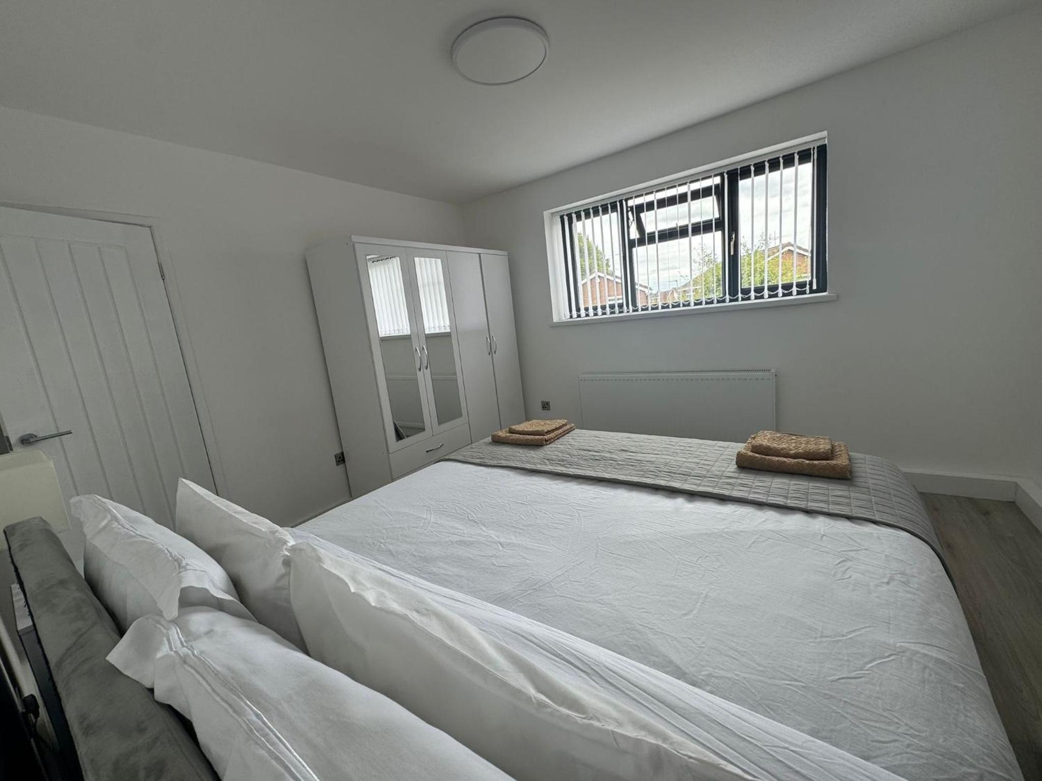 Superb cozy house in Warrington view 3