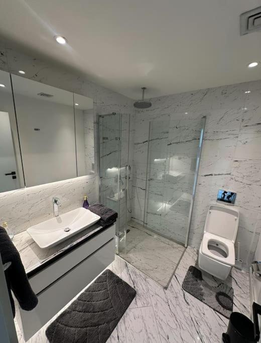 Live lavishly balcony 30 plus floor