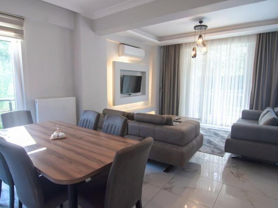 10m lake walk family frindes villa view 2