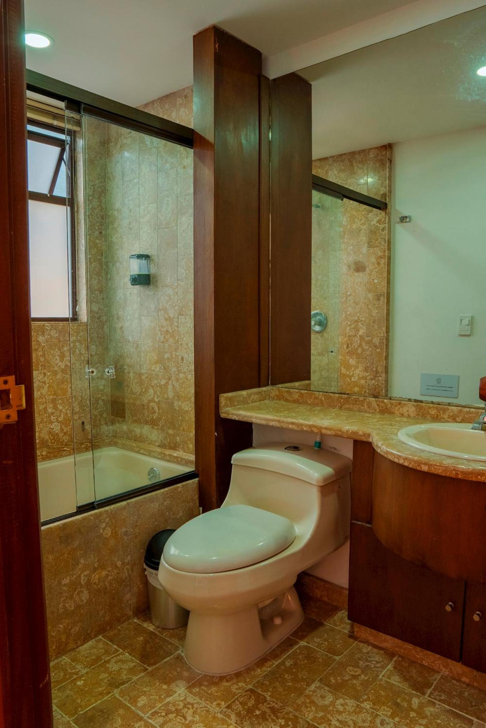 Habitación Comfort con Baño Privado en Poblado-A1