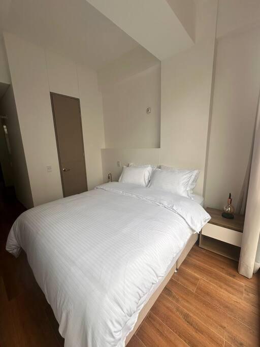 Modern Hotel Apartment with Dedicated Workspace