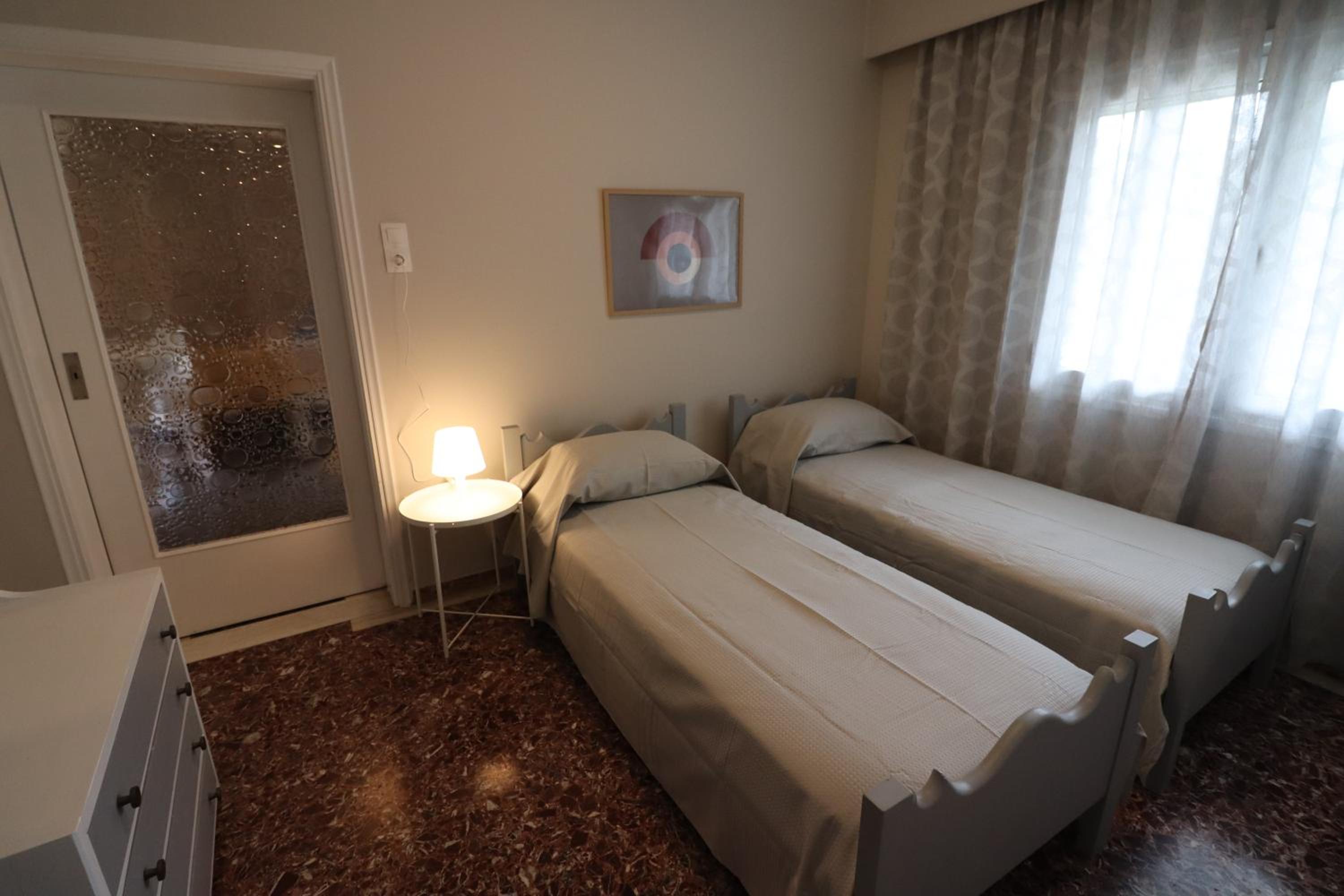 Lia Beach house near airport view 5