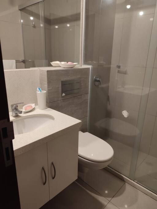 Dpto super moderno de 1 dormitorio con Parqueo