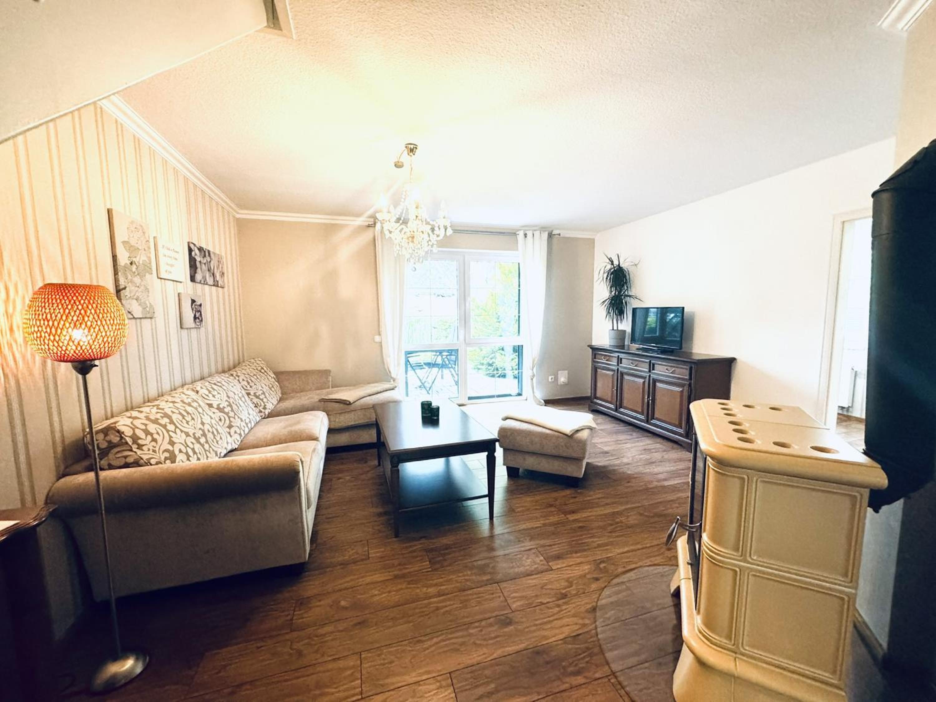 F-1112 Ferienwohnung Lobbe FeWo 01 strandnah, Garten