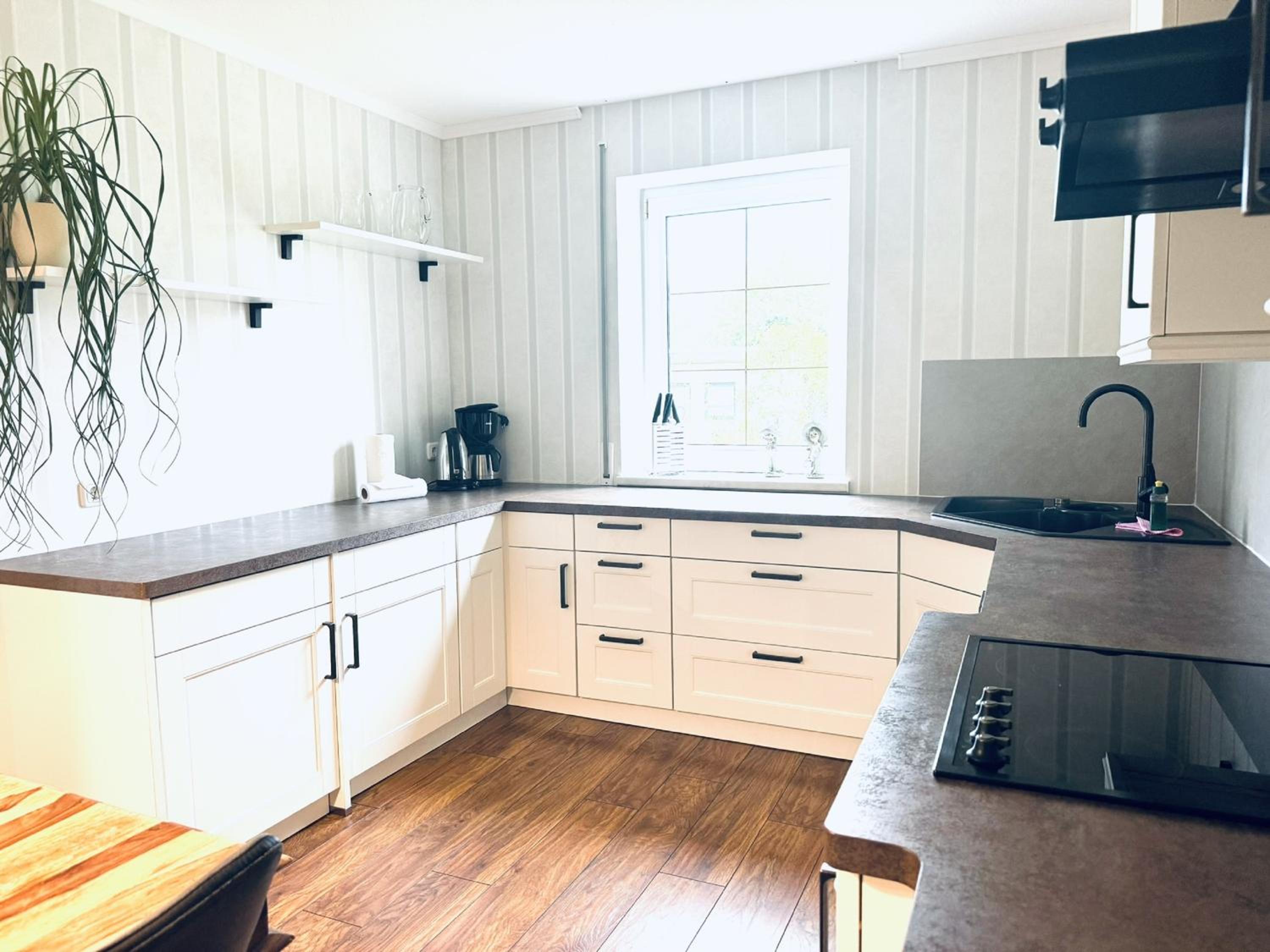F-1112 Ferienwohnung Lobbe FeWo 01 strandnah, Garten