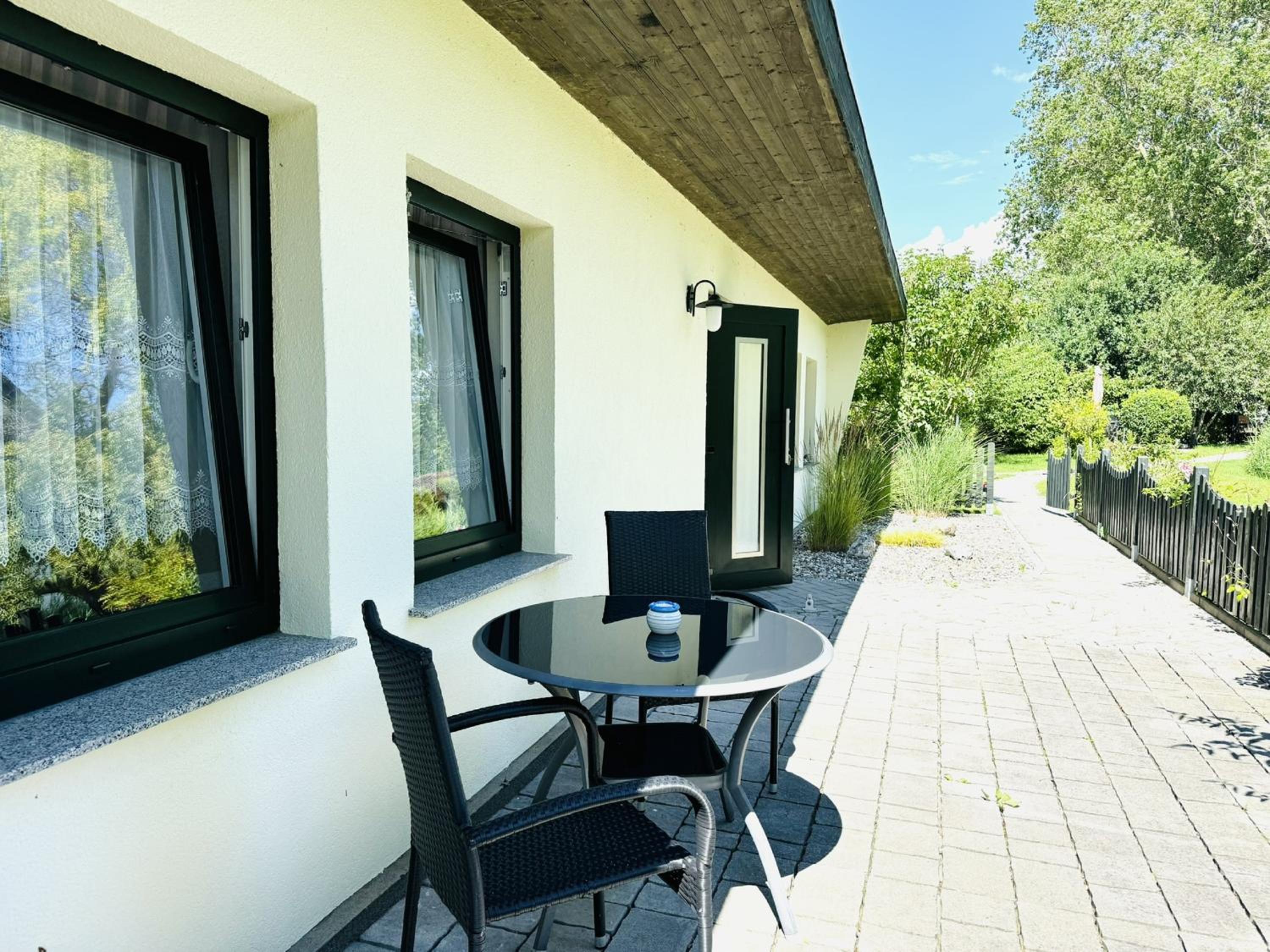 F-1112 Ferienwohnung Lobbe Haus strandnah, Terrasse