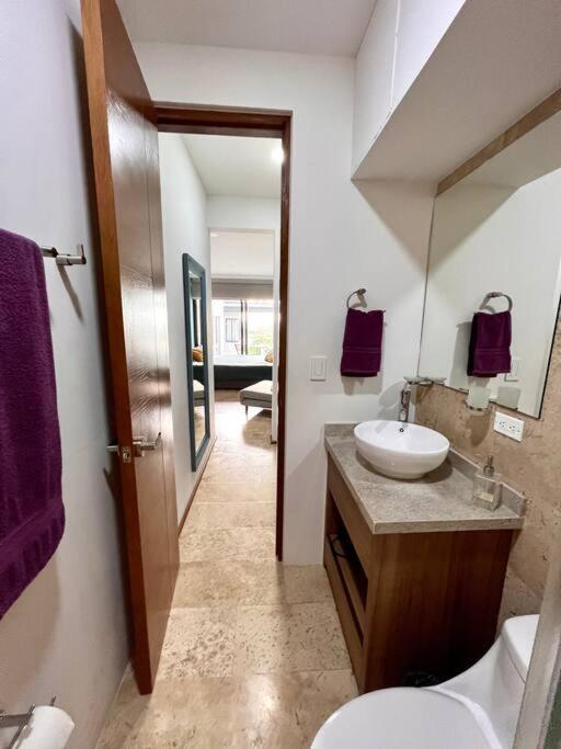 406 Cozy Studio Walking distance to 5th Av