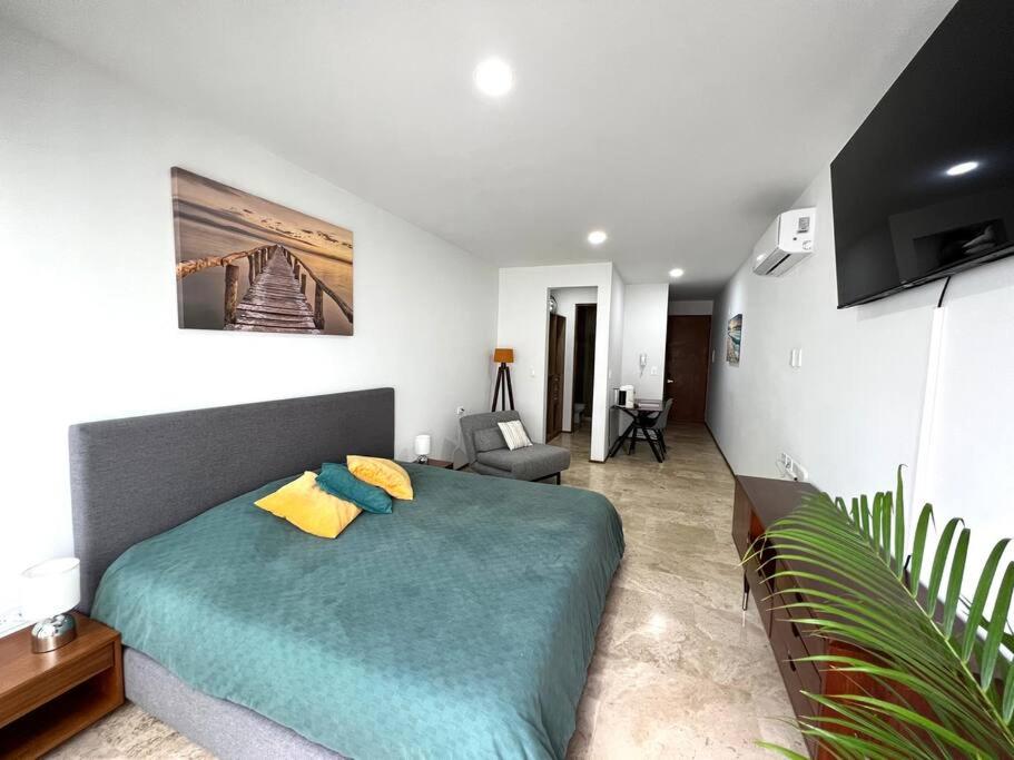 406 Cozy Studio Walking distance to 5th Av