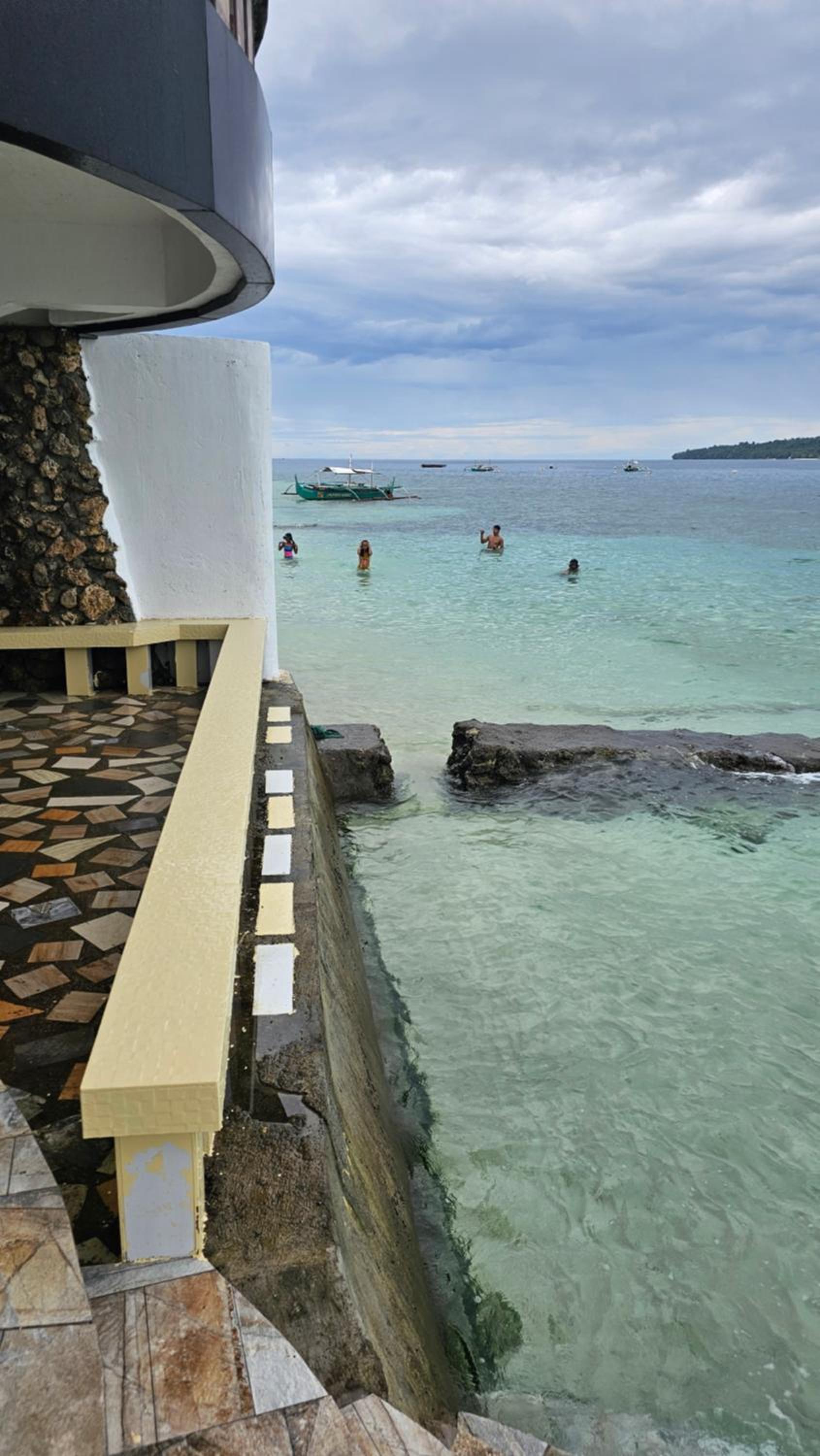Lydia's House, Samal beach front apartments