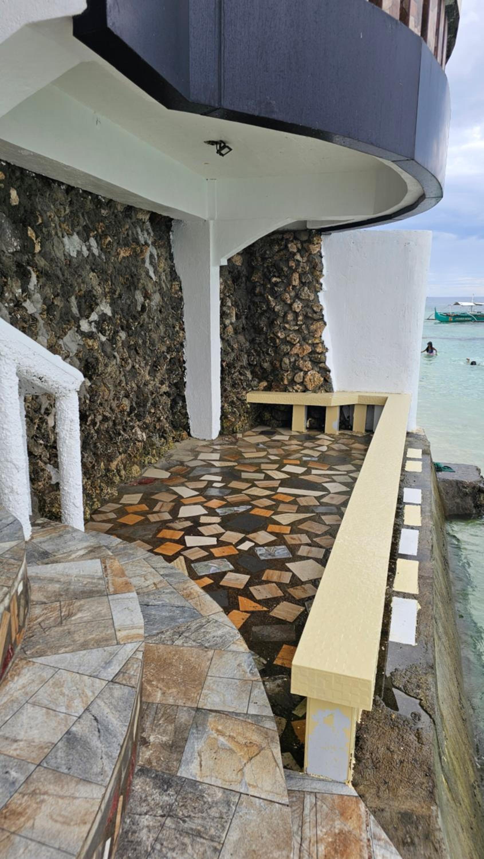 Lydia's House, Samal beach front apartments