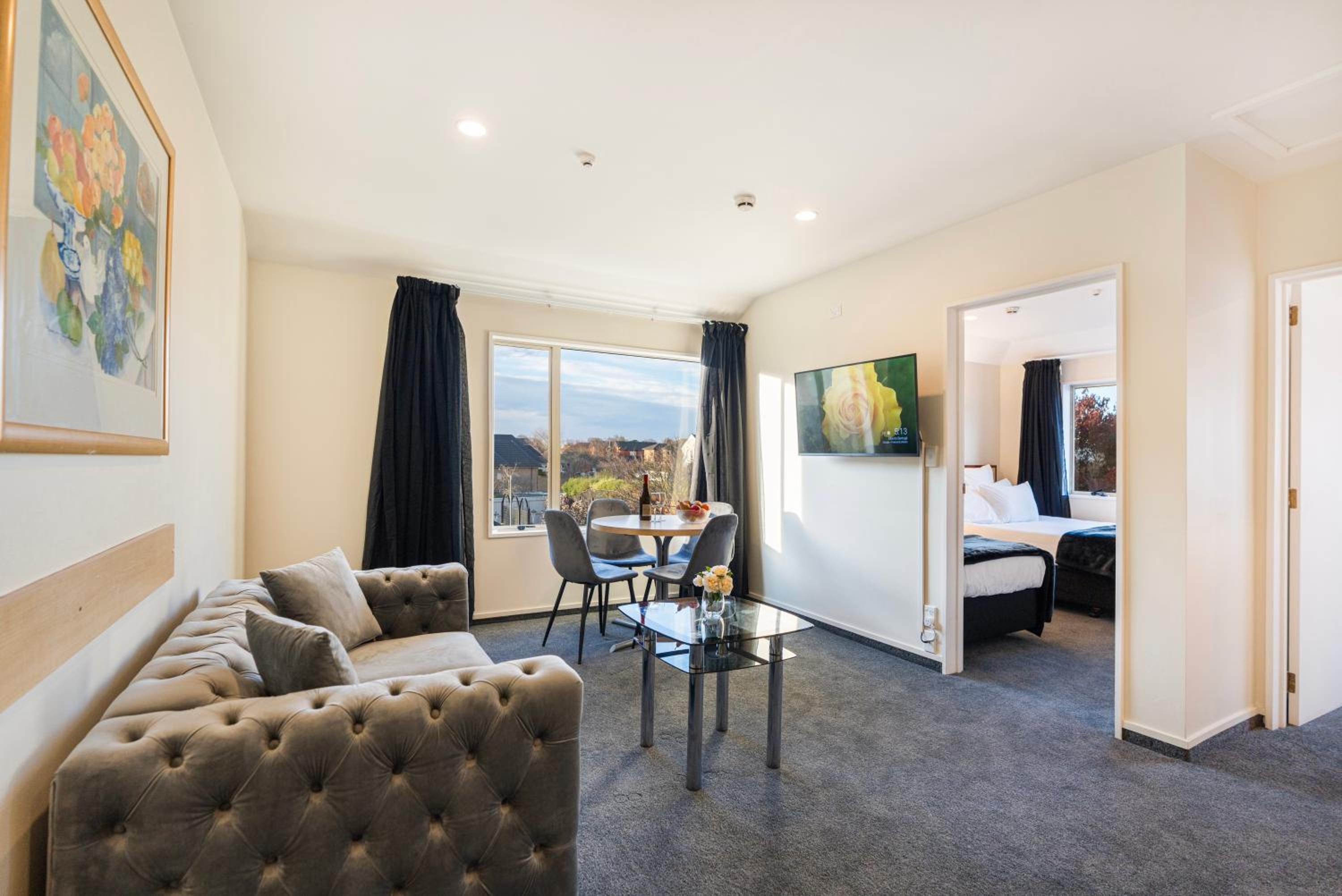 Daffodil Apartments view 4