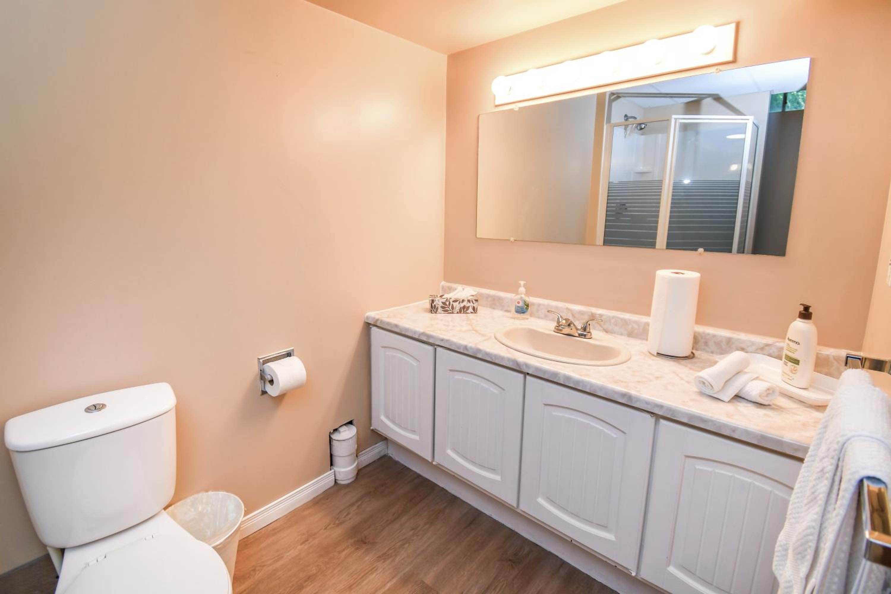Lake Simcoe 4 Bedroom Family Home Ideal Toronto Area Retreat