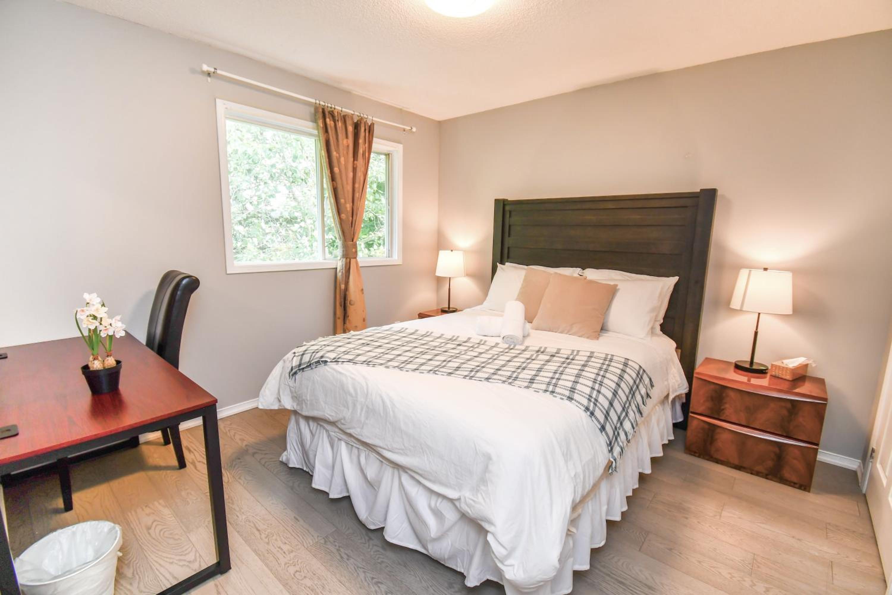 Lake Simcoe 4 Bedroom Family Home Ideal Toronto Area Retreat