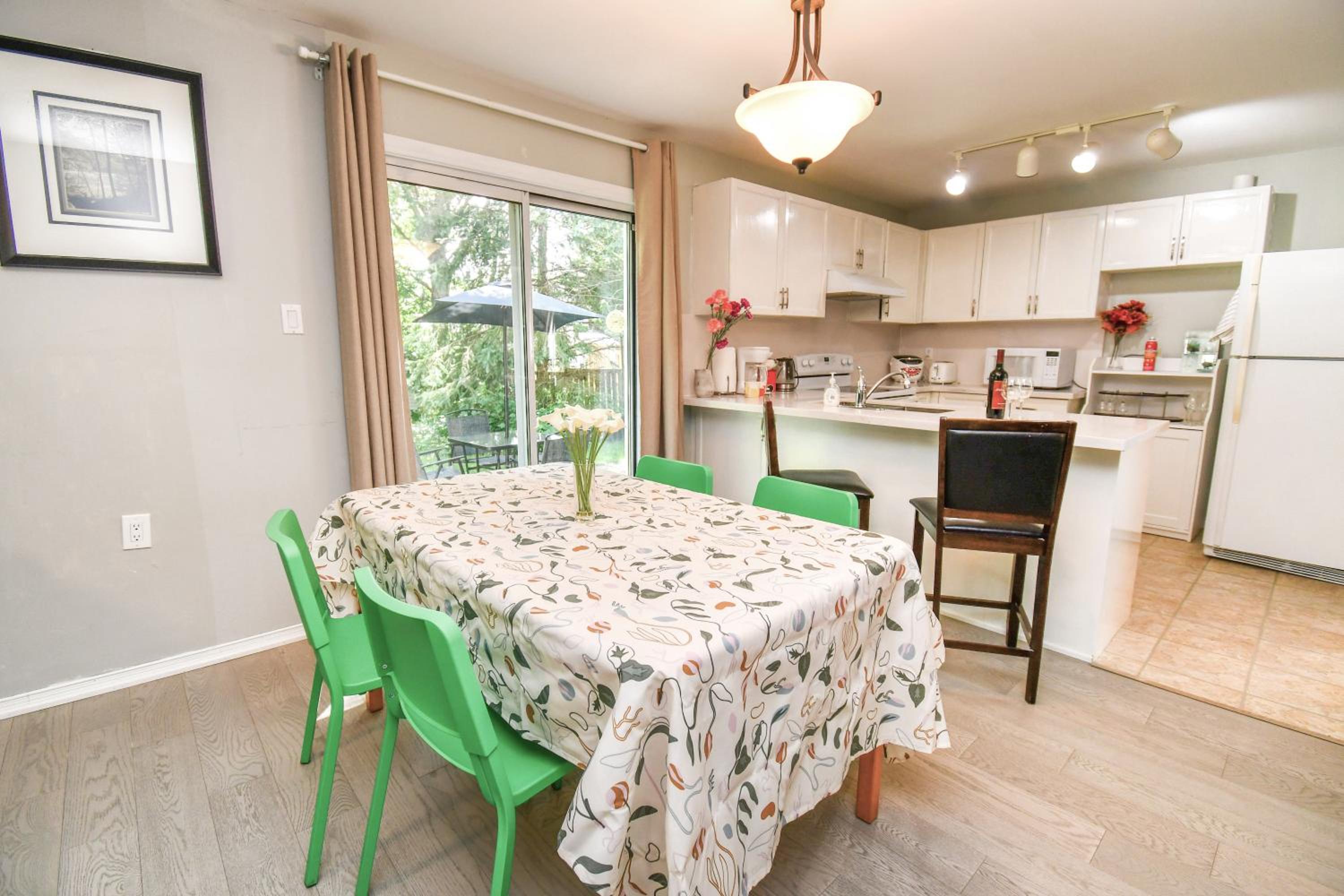 Lake Simcoe 4 Bedroom Family Home Ideal Toronto Area Retreat