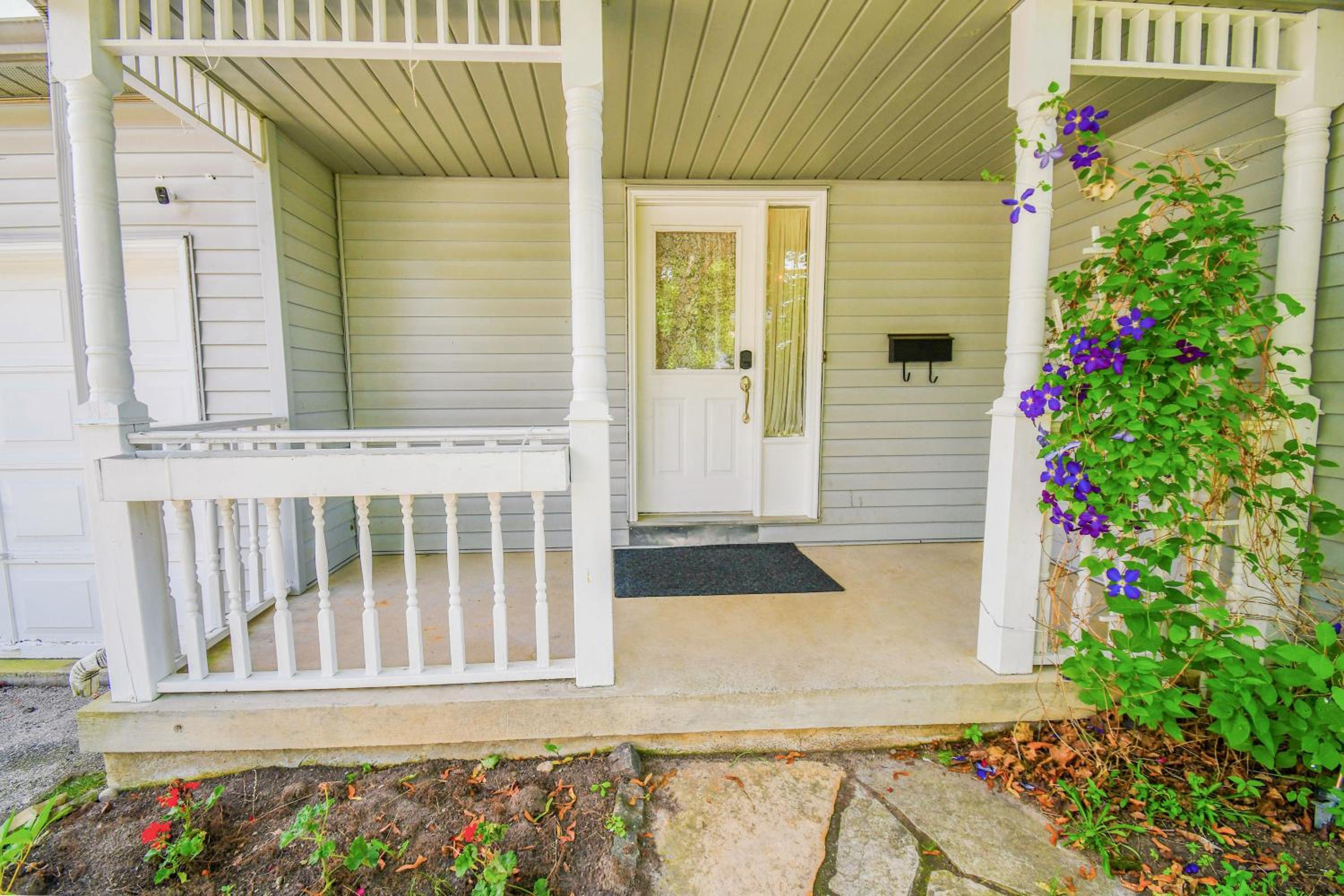 Lake Simcoe 4 Bedroom Family Home Ideal Toronto Area Retreat