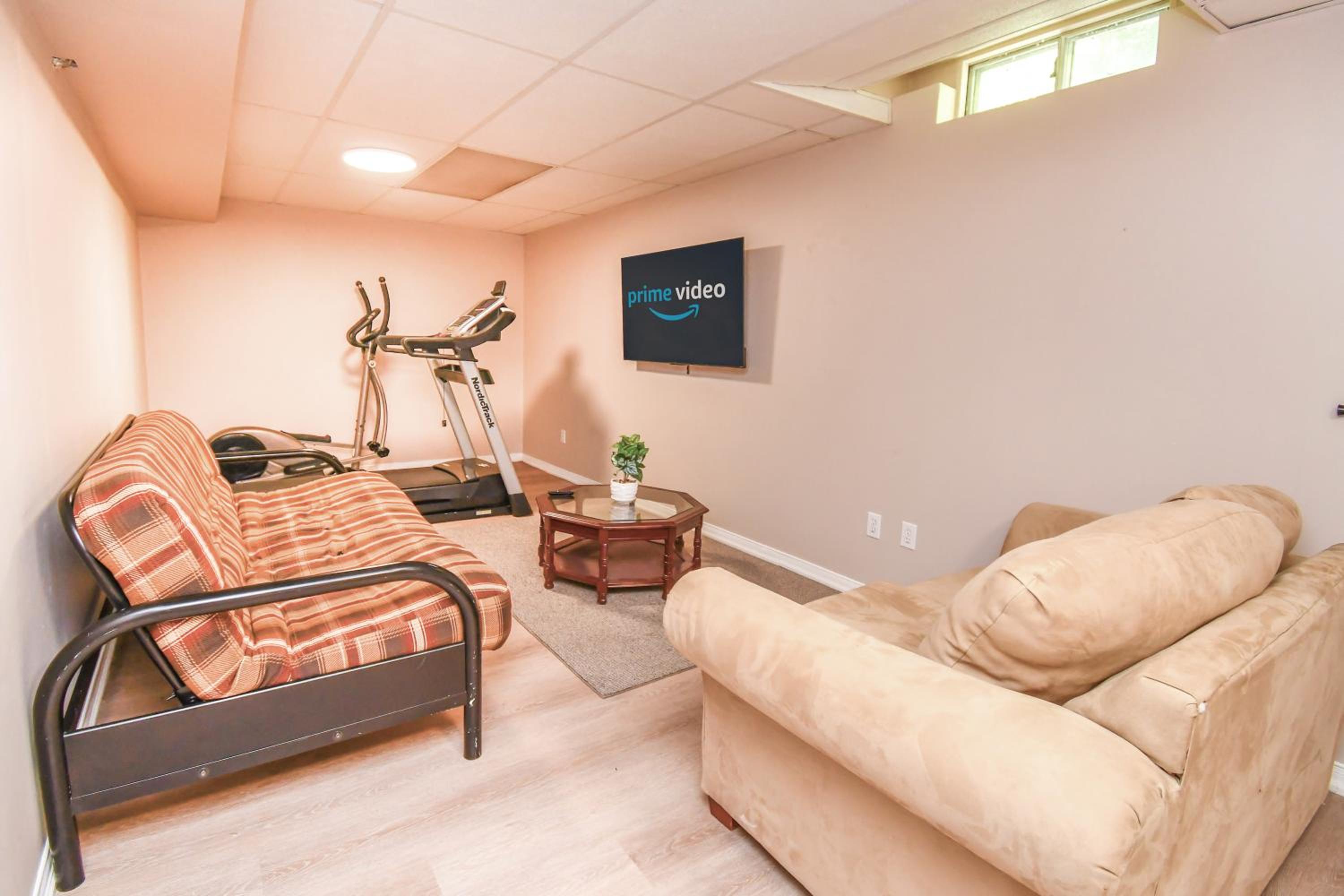 Lake Simcoe 4 Bedroom Family Home Ideal Toronto Area Retreat