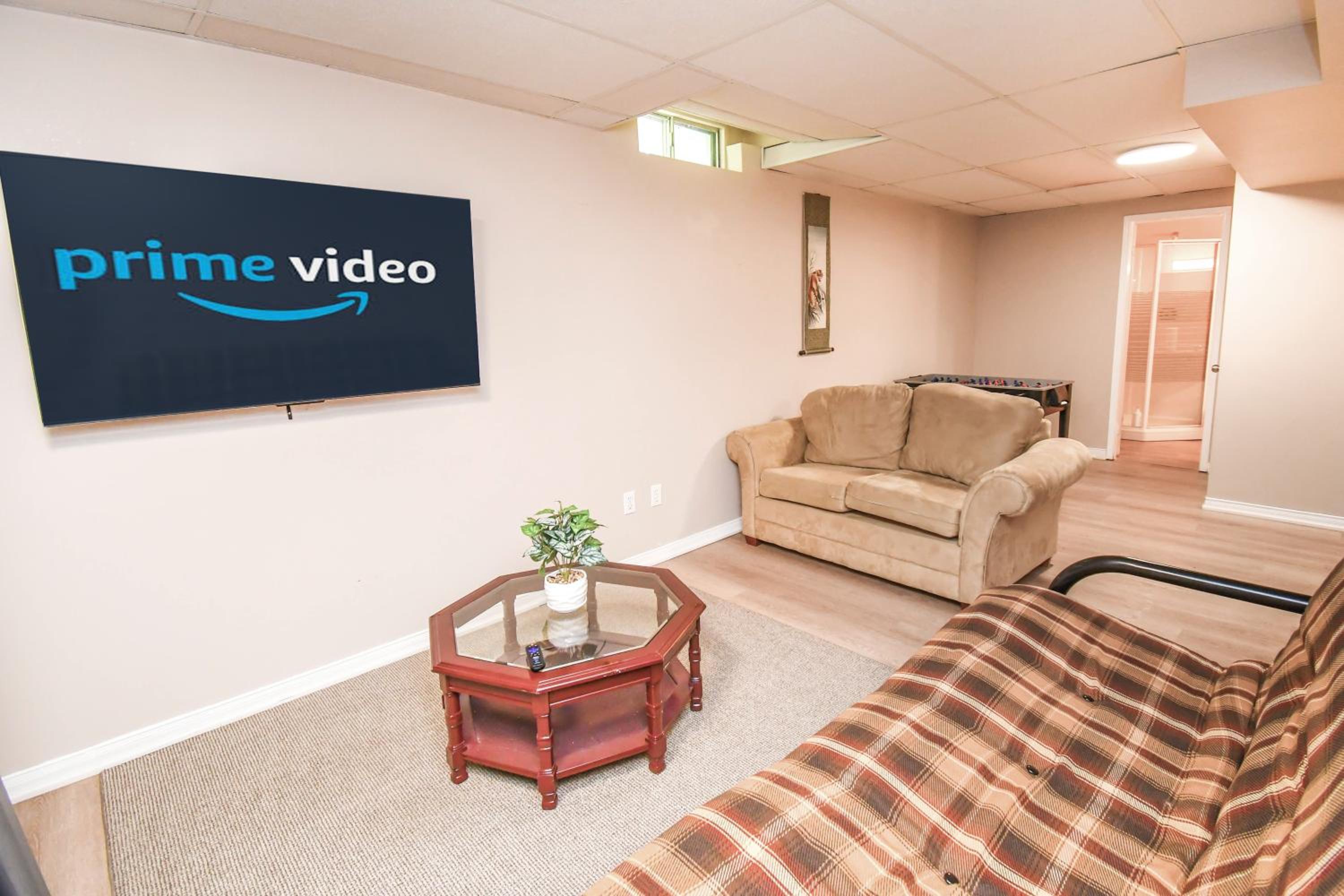 Lake Simcoe 4 Bedroom Family Home Ideal Toronto Area Retreat