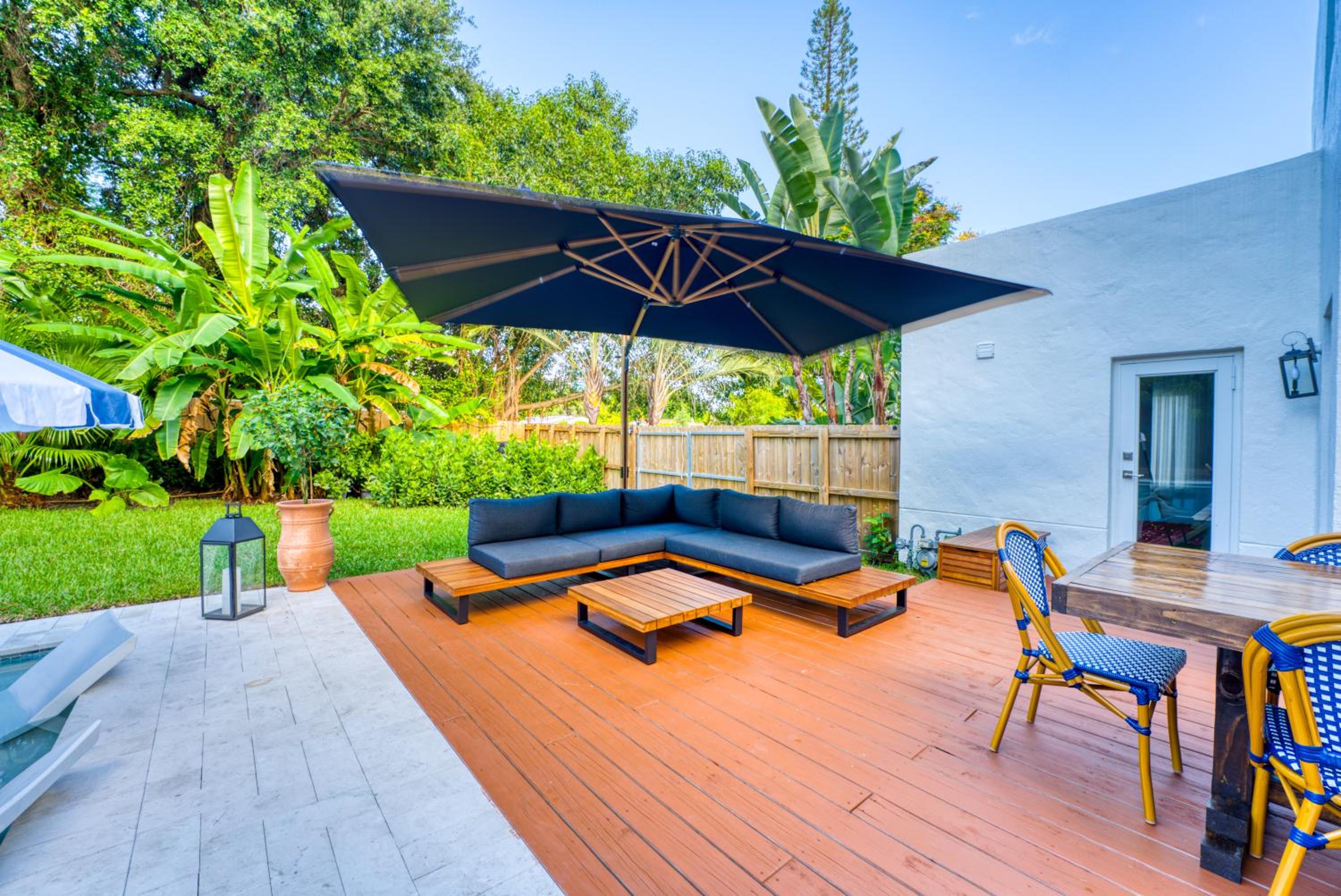 Stunning Historic Villa with Jacuzzi Heated Pool and Resort style Backyard