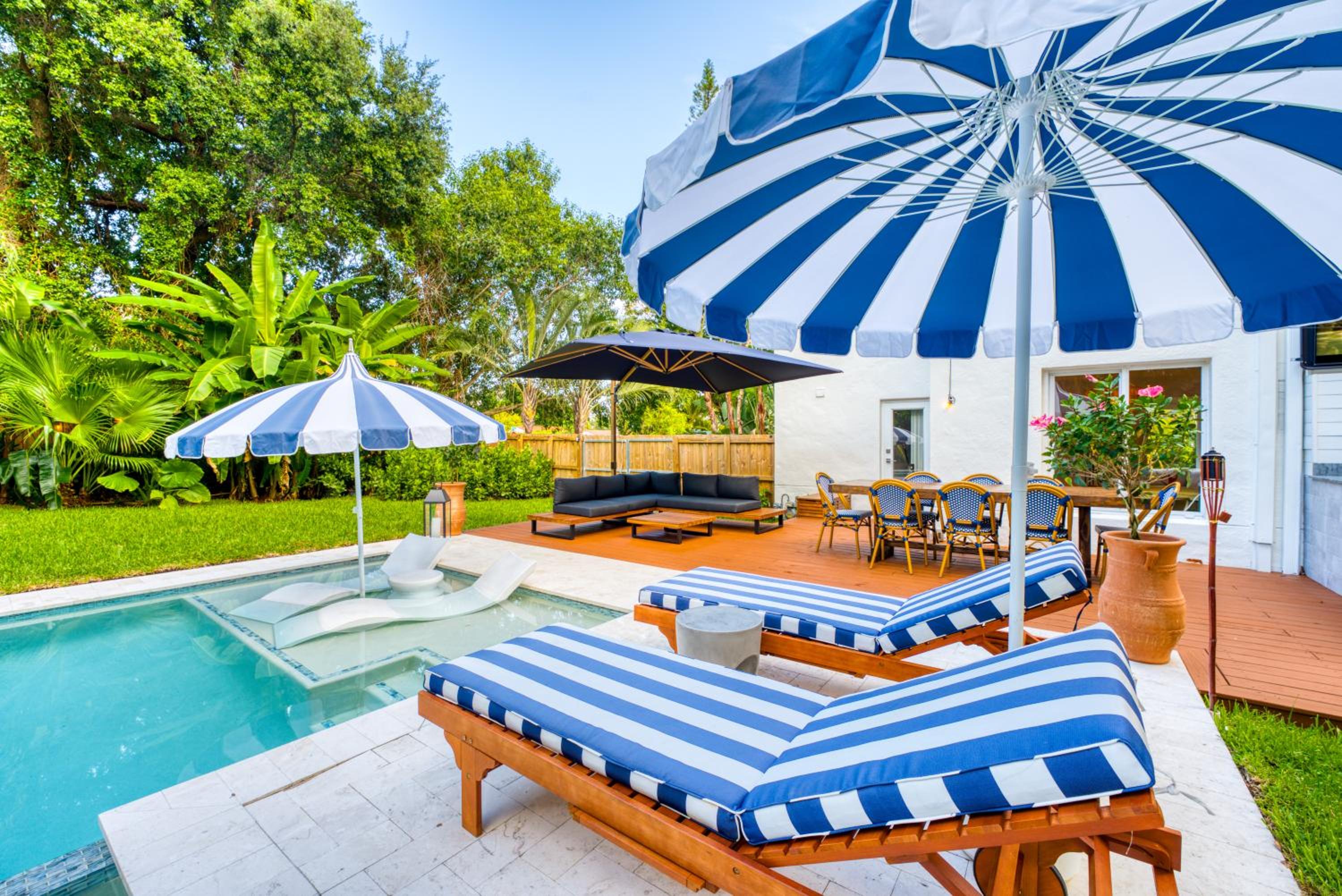 Stunning Historic Villa with Jacuzzi Heated Pool and Resort style Backyard