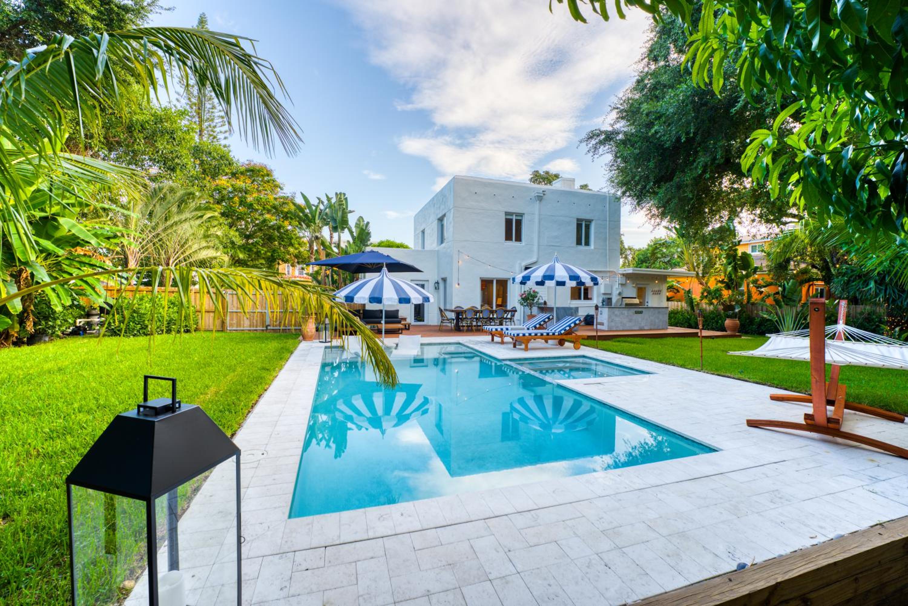 Stunning Historic Villa with Jacuzzi Heated Pool and Resort style Backyard