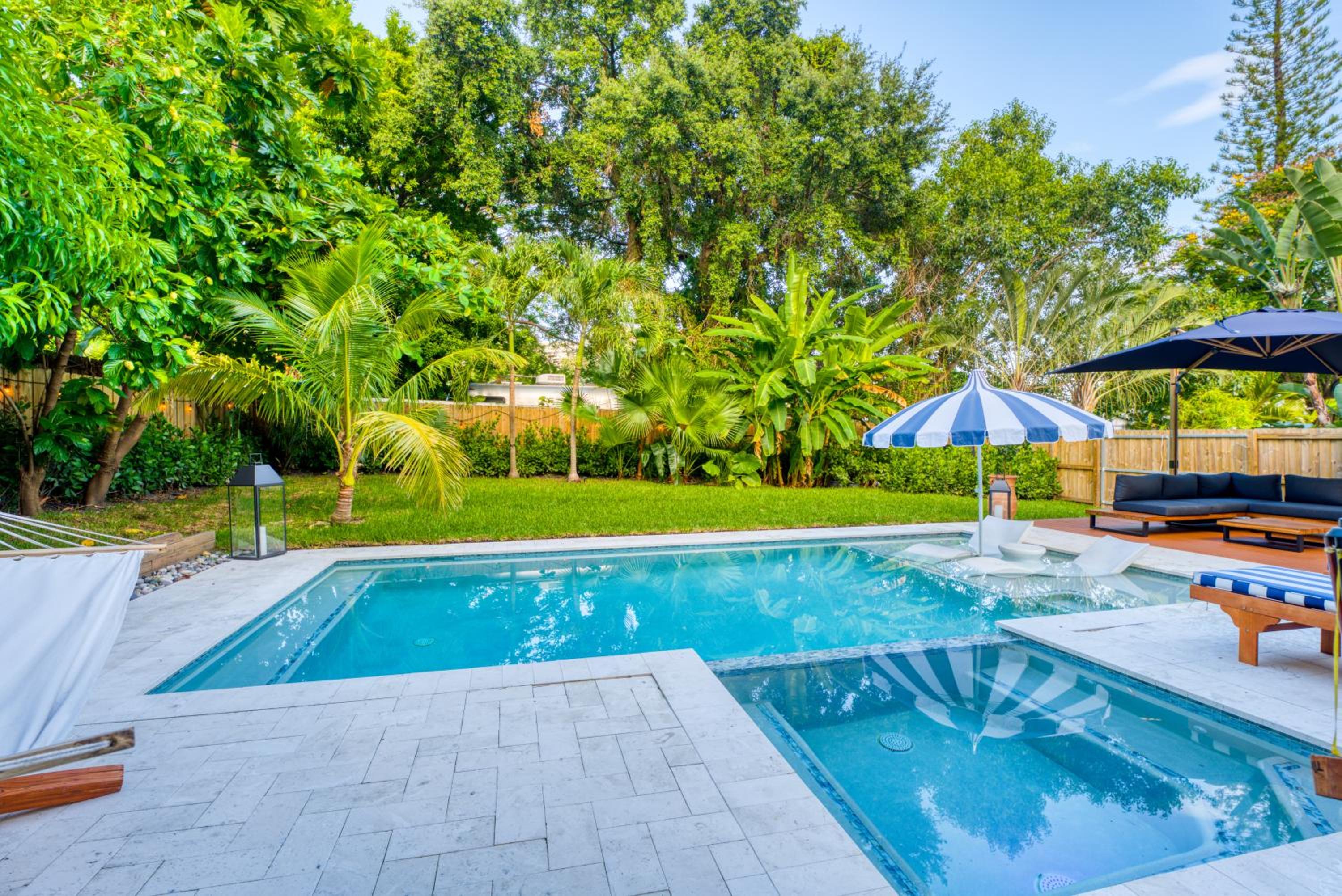 Stunning Historic Villa with Jacuzzi Heated Pool and Resort style Backyard
