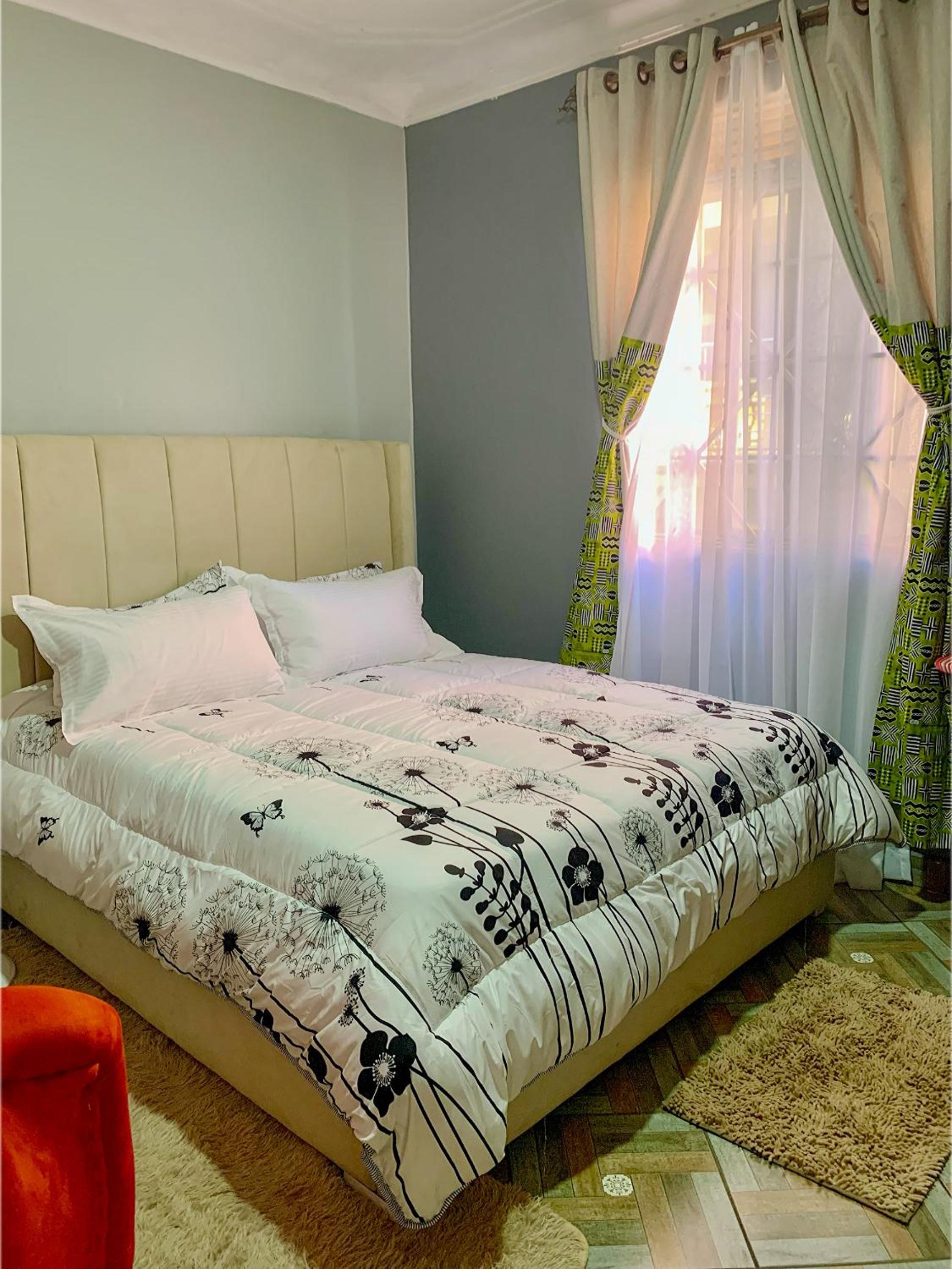 Charming City Centre Apartment with Stunning Views & Free WiFi