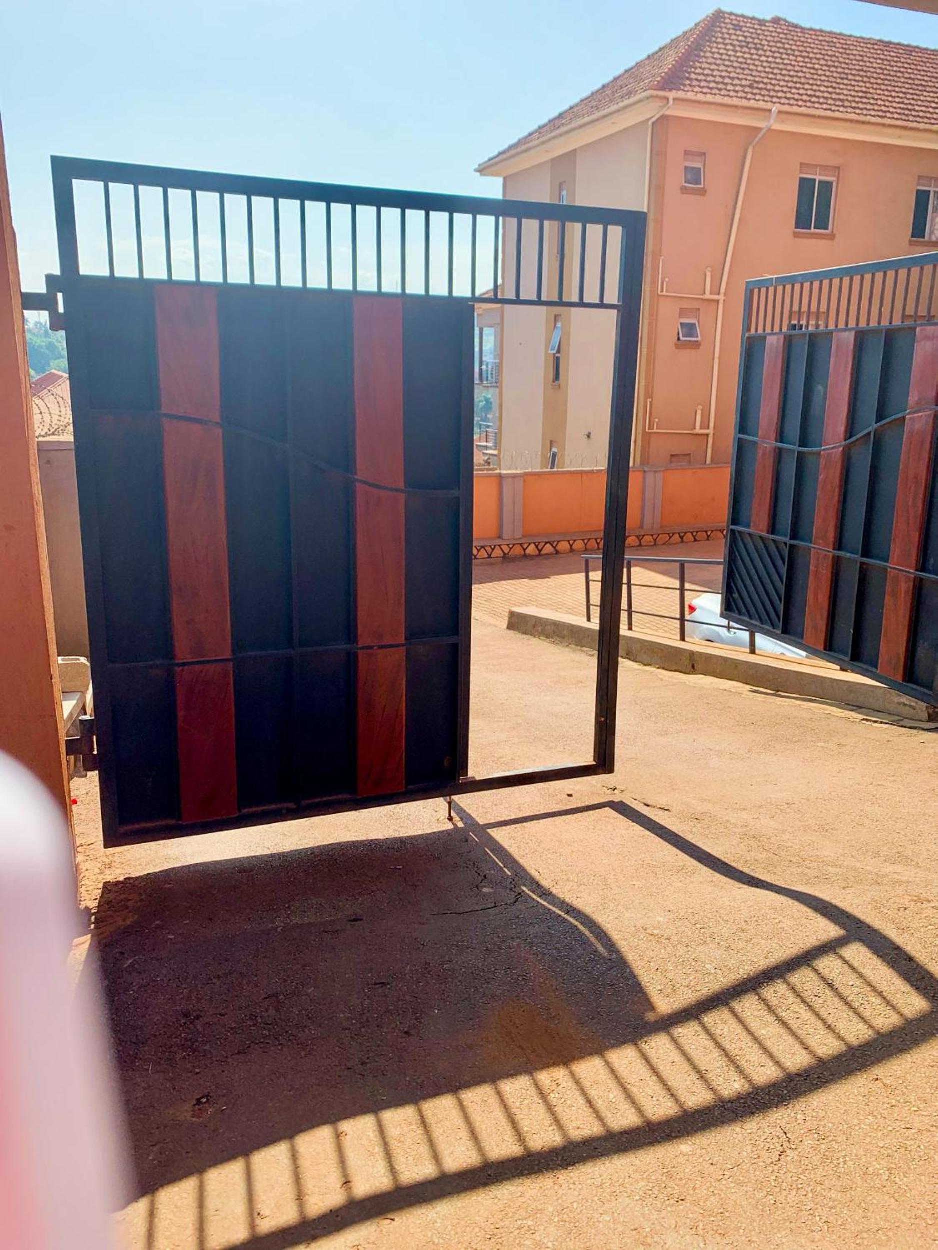 Charming City Centre Apartment with Stunning Views & Free WiFi